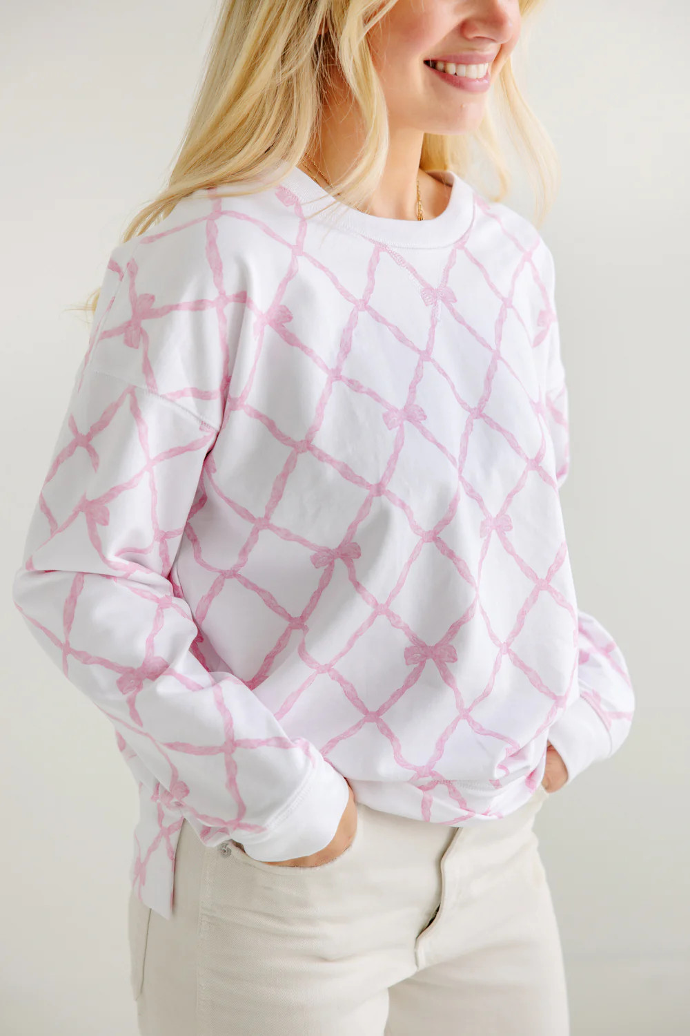 Cassidy Comfy Crewneck (Women's) - Belle Meade Bow | The Beaufort Bonnet Company