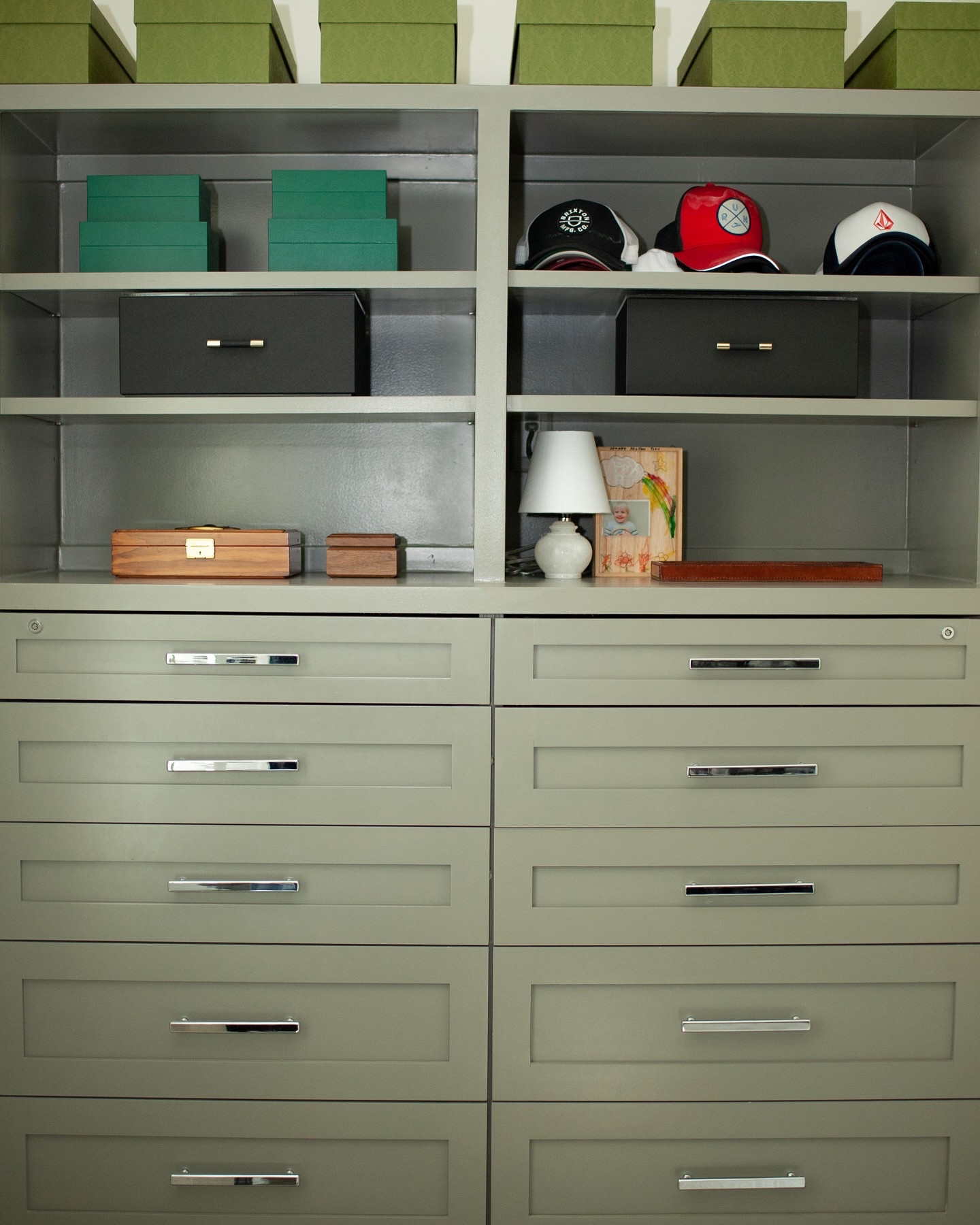 🎵Everybody’s crazy about a sharp dress man!🎶🎵
Men love an organized closet just as much as the rest of us. This closet has all the extra touches for his non-clothing items. I love the mix of colors and shapes. Reusing shoe & watch boxes adds charm & leans into sustainability. The fabulous green boxes hold sentimental items & keepsakes. Adding more storage with the 
@thecontainerstore Black Linen Stackers with Gold Handles They are perfect for storing jewelry, watches, sunglasses and other accessories like pocket squares, scarves and bowties. 
.
.
.
#jewelryorganization #TheContainerStoreAmbassador #TheContainerStore #OrganizedLife
#savannahorganizer 
#houseofvon  #savannah #professionalorganizer #declutter #professionalorganizing