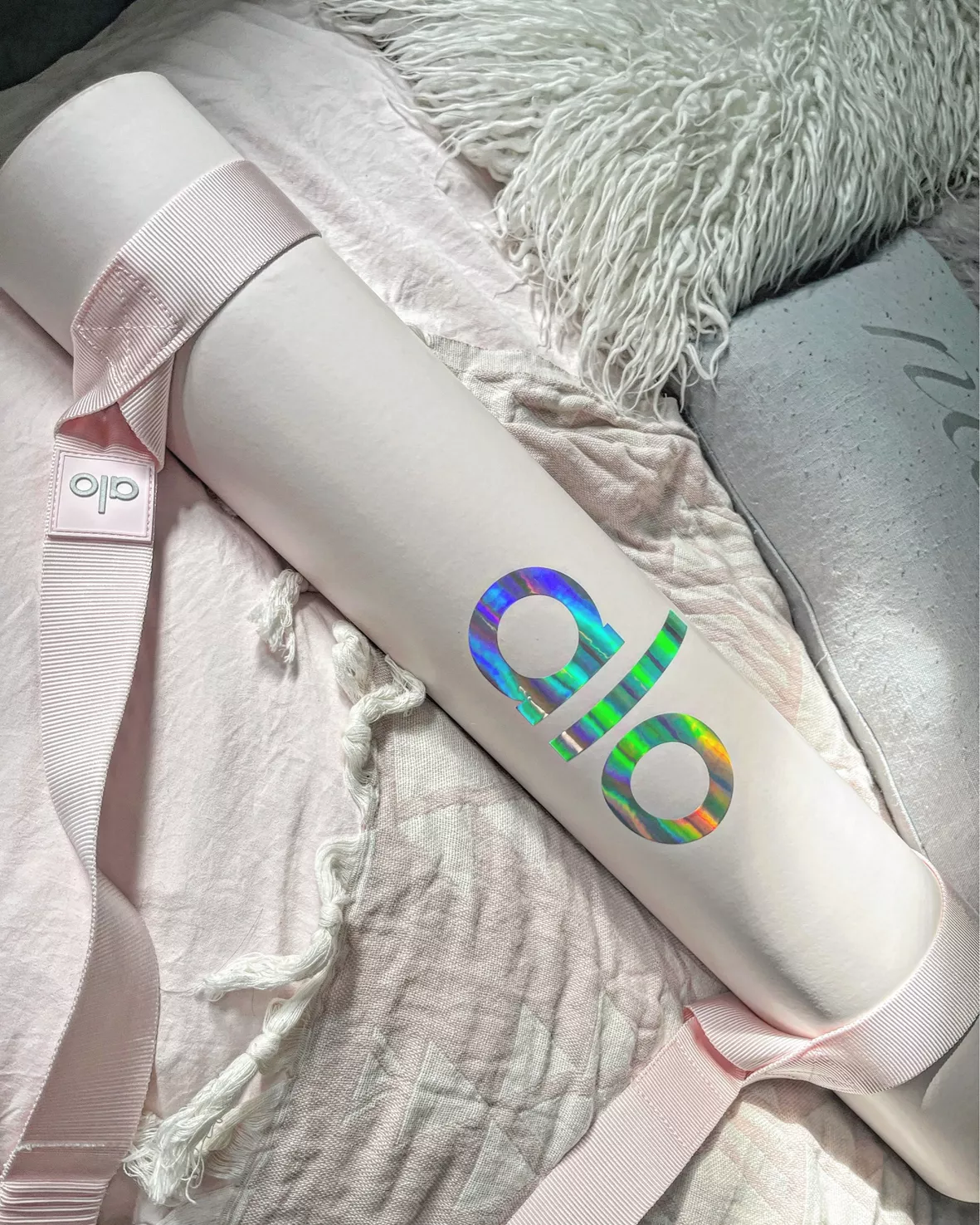 Alo Yoga Strap curated on LTK