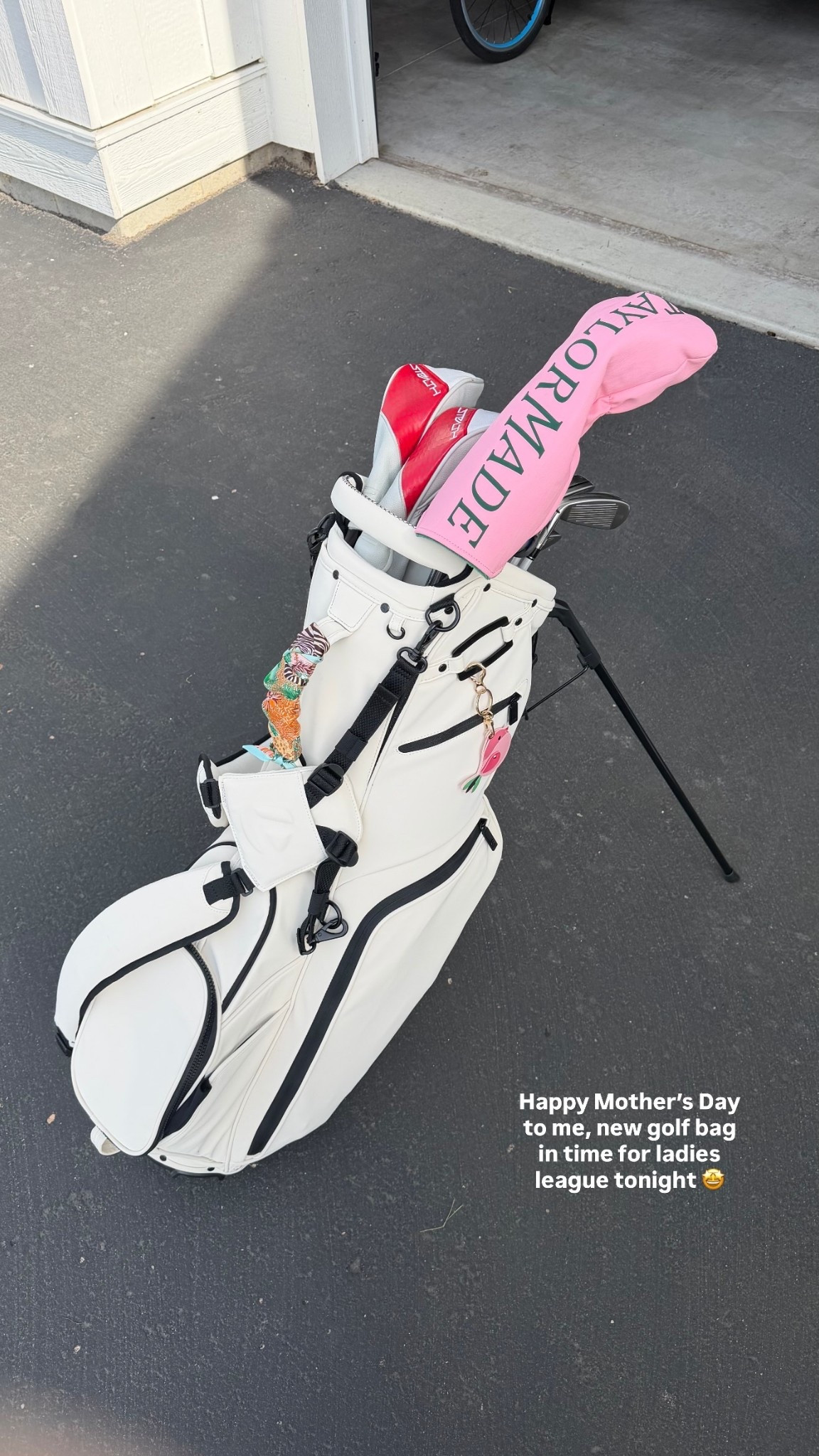 Happy Mother’s Day to me, new golf bag in time for ladies league tonight 🤩
