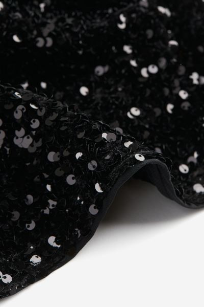 Sequined dress | H&M (UK, MY, IN, SG, PH, TW, HK)