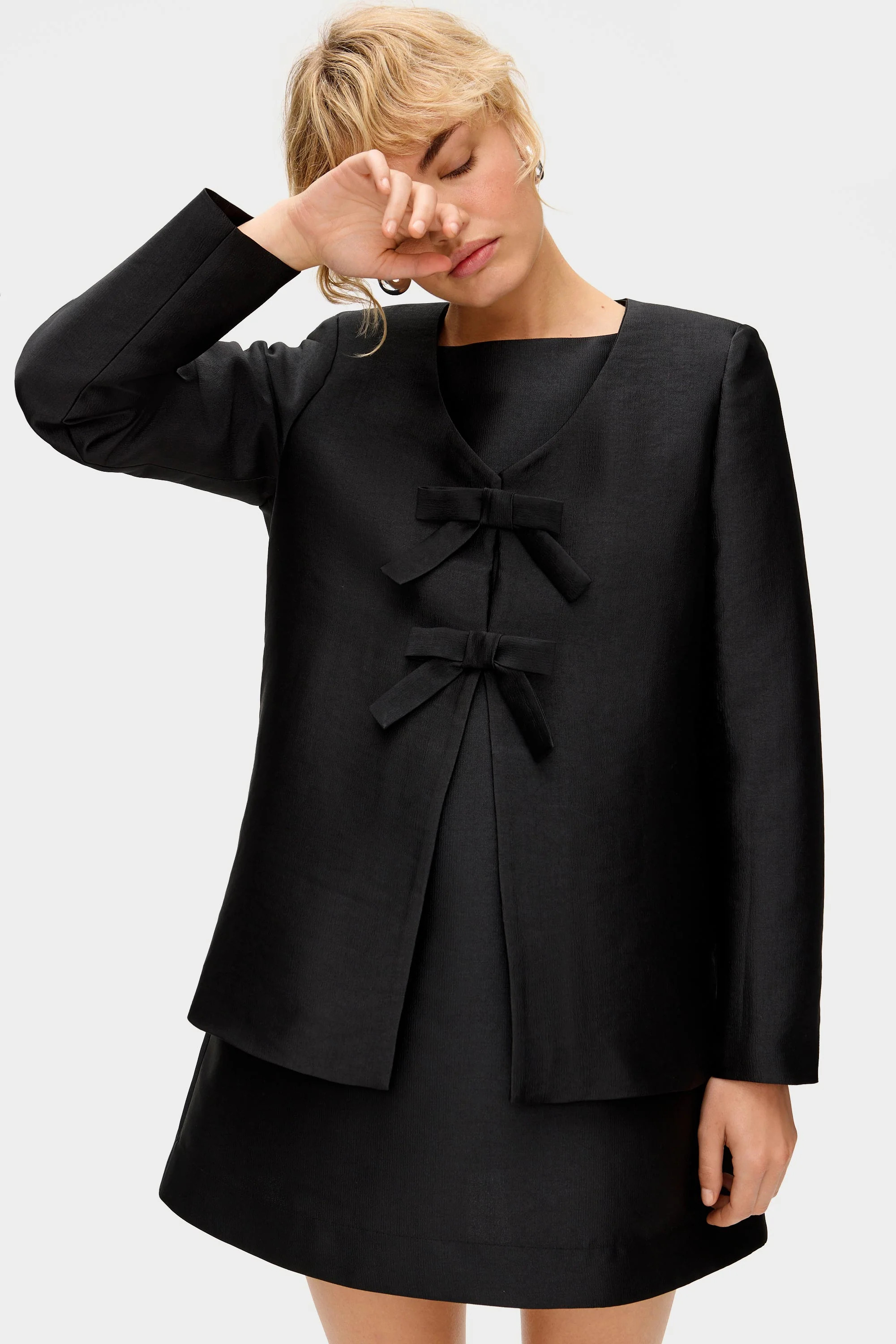 ALIGNE Bow Long Sleeve Satin Blazer - Black | BEAU | Aligne UK