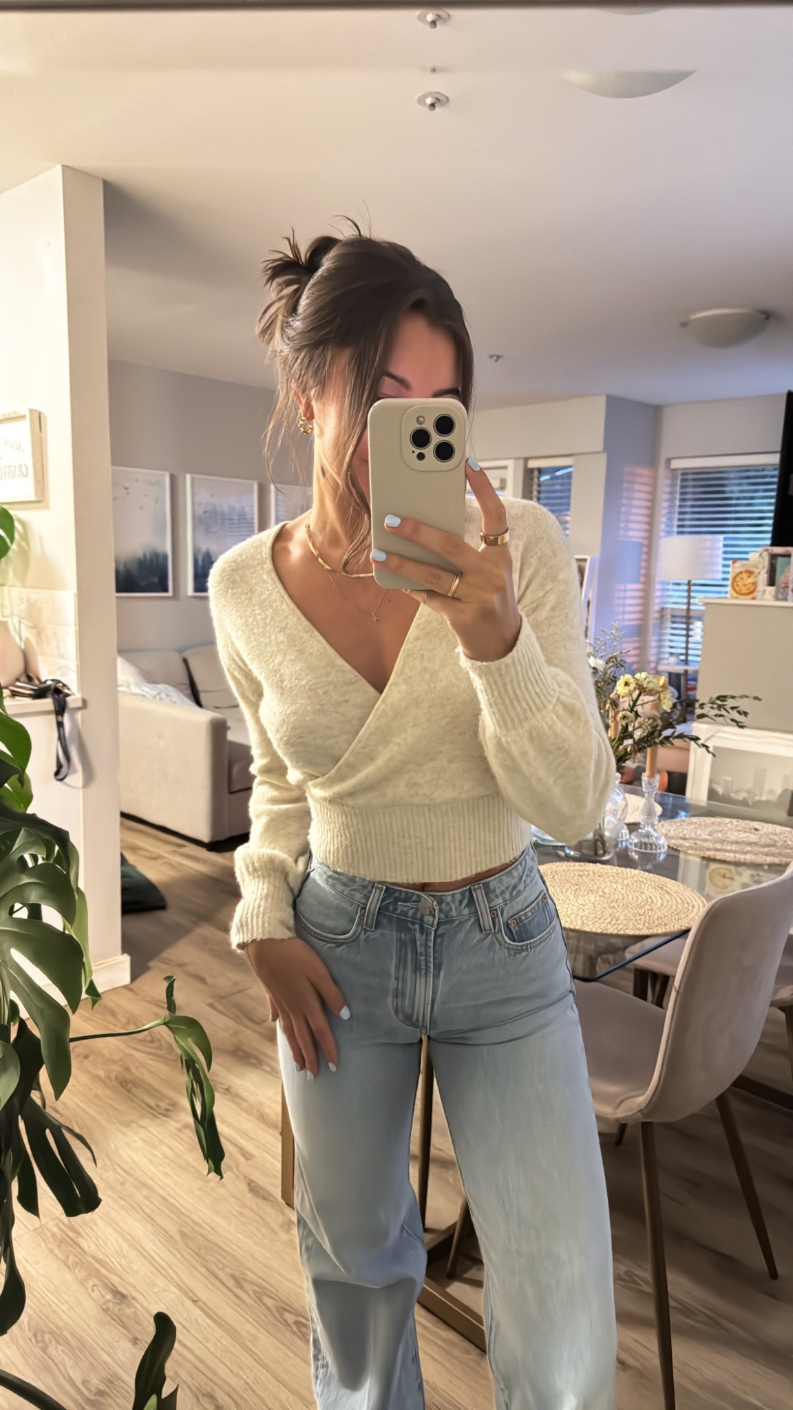 Sweater XXS
jeans 24