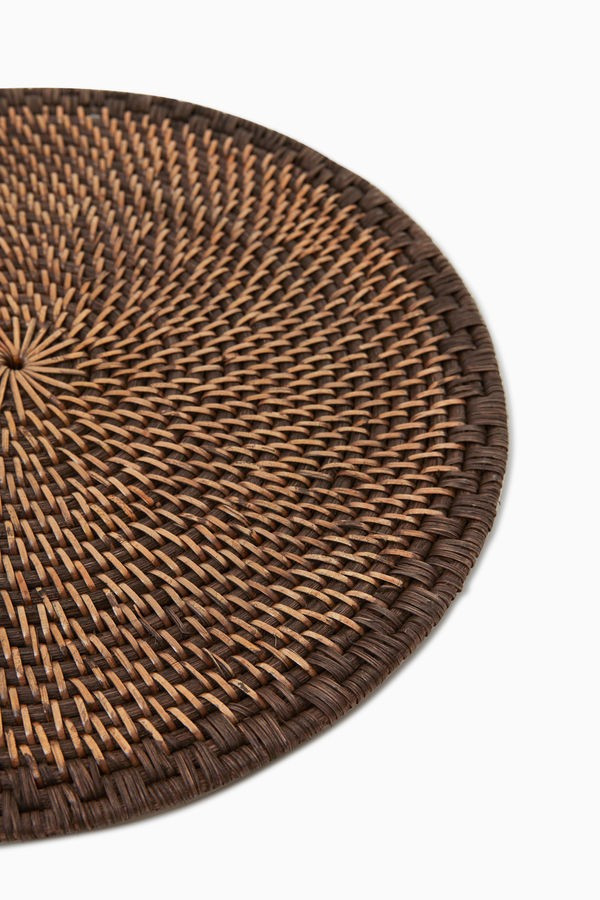 Brown Woven Rattan Placemat | Tuckernuck (US)