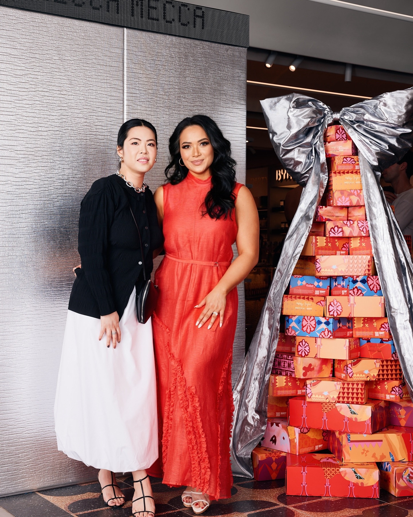 Making @meccabeauty my destination for Christmas presents. There’s something there for everyone.
Spent a lovely evening at their Holiday event last night to help donate $250 to a M-POWER charity of our choosing.

SKYLINE EDUCATION FOUNDATION
THE MAN CAVE
BRIDGE IT
THE FLOURISH JOURNEY

Thankyou Mecca for a great event and happy holidays. ❤️✨

@abmgmt_ 
Dress from @countryroad 💃🏻

#MECCAholiday #MECCAmoment #meccacosmetica #meccamoment #makeup #blush #summerfridays #tomfordbeauty #gisou #glossier #charlottetilbury #narscosmetics #morphe #lauramercier #beautyobsessed #blushing #meccabeautyjunkie #beautyproducts #beautylover #workready #getready #getreadywithme #gettingready #makeuplook #beautyobsessed #beautyproducts