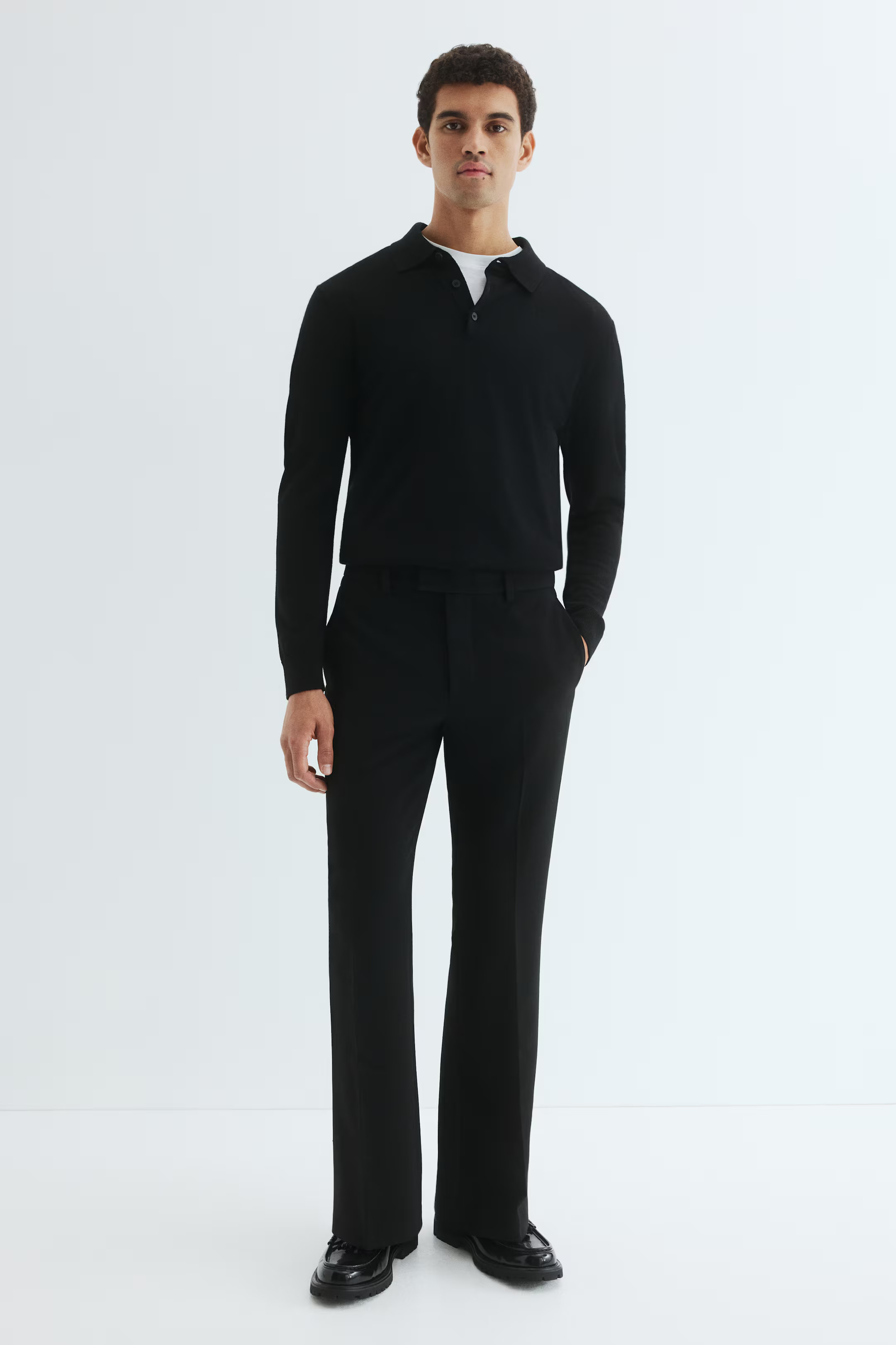 Elegante Hose in Regular Fit mit Schlag - Schwarz - Men | H&M DE | H&M (DE, AT, CH, NL, FI)