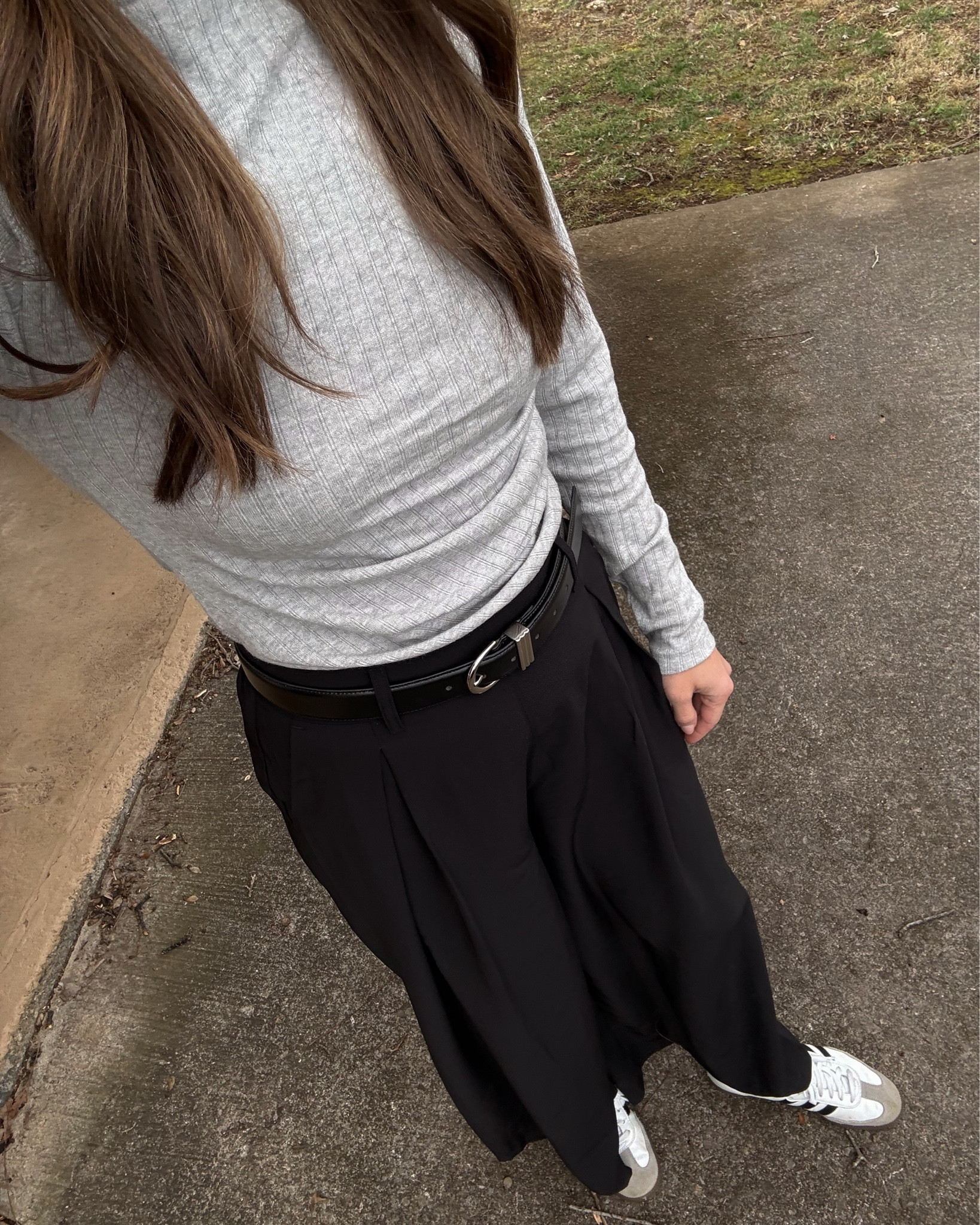 Comfy work ootd! 
Size small in top and pants. Both very budget friendly!!