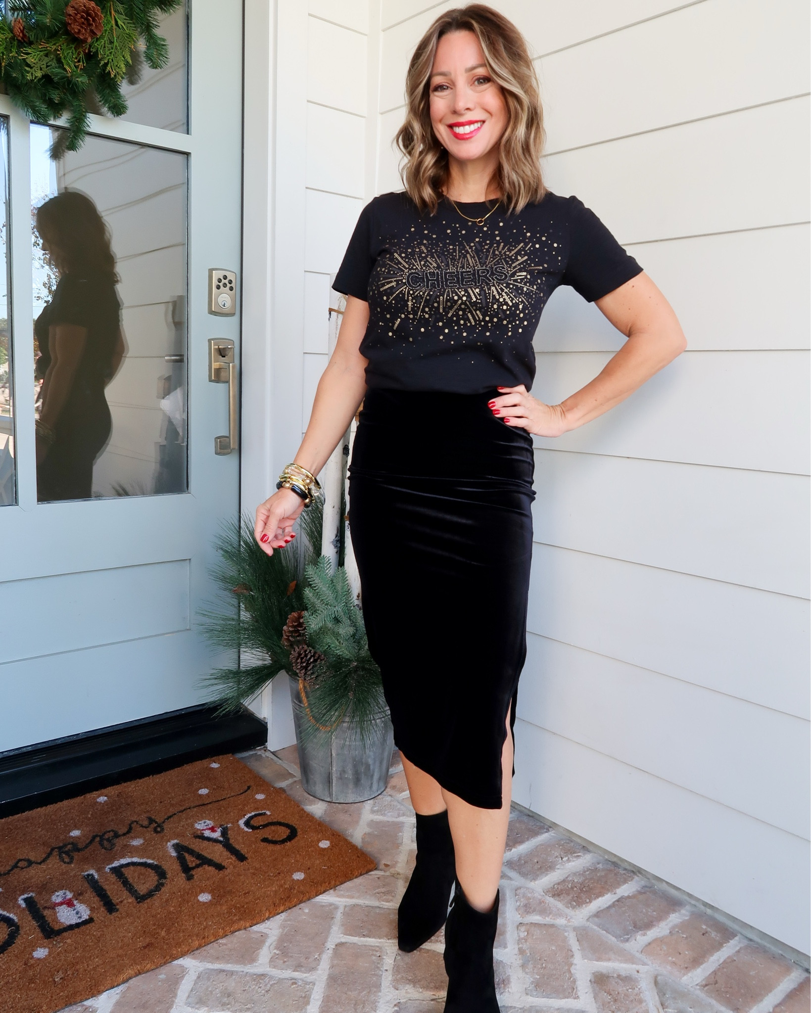 This tee from Loft is so festive and easy to style. I paired it with this velvet midi skirt that is so versatile 🖤

Top Fit: I’m wearing an XS

Skirt Fit: I’m wearing an XXSP

#LTKHoliday #LTKWatchNow #LTKStyleTip
