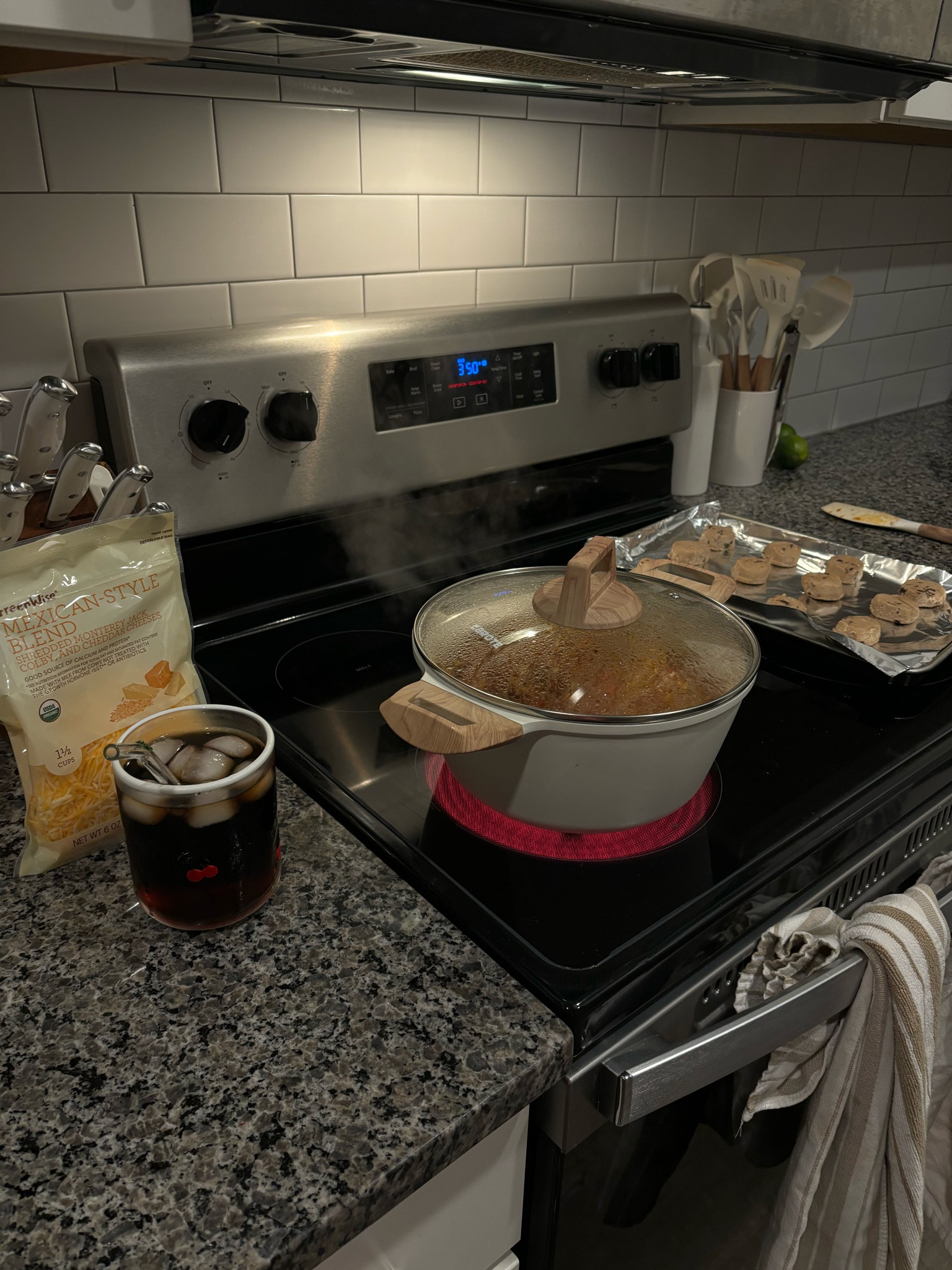 My favorite kinds of nights 🥘🍪👩‍🍳