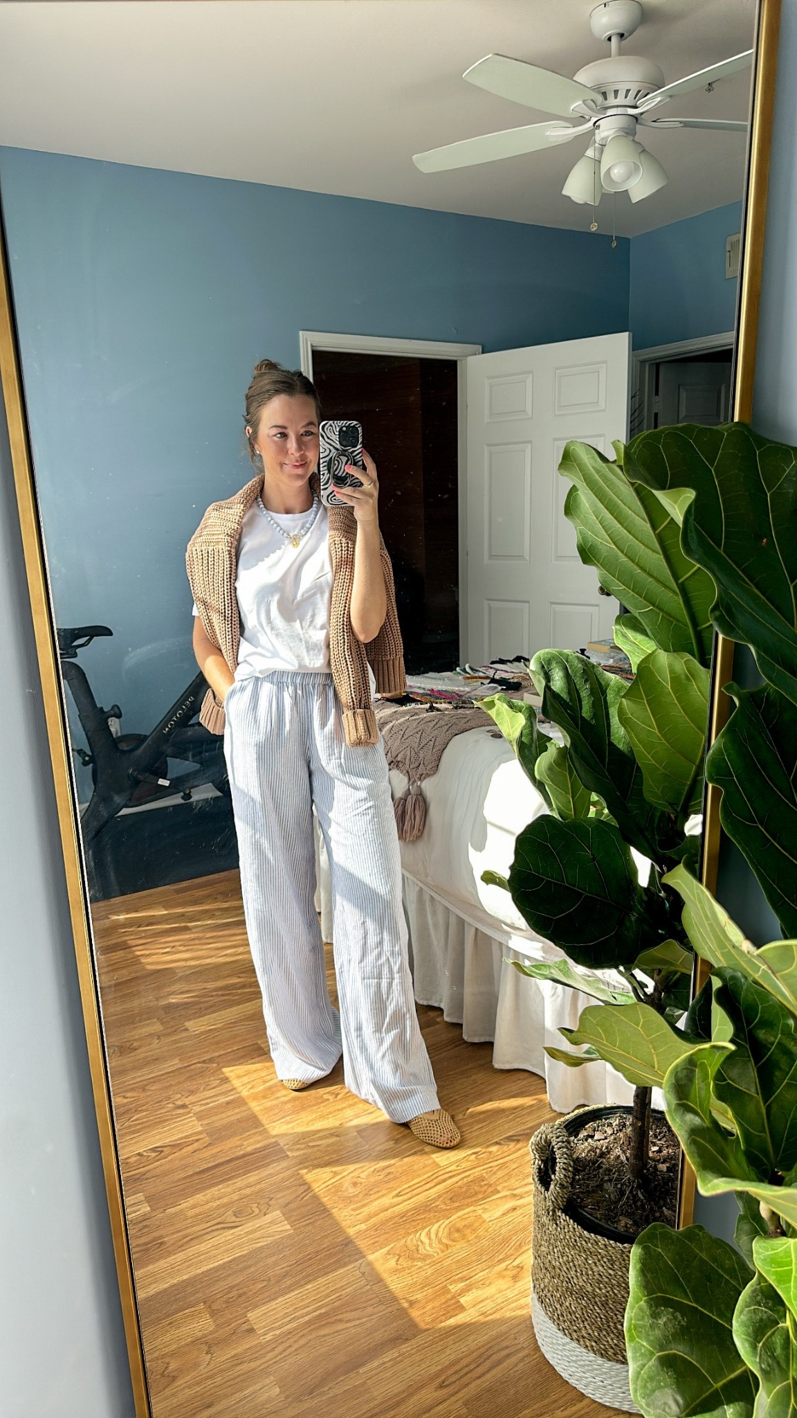 Casual but look out together 

Top - XS 
Cardigan - XS
Pants - XS

Abercrombie polished tee, white tee, linen pants, striped pants, marea beach cardigan

#LTKFindsUnder50 #LTKSaleAlert #LTKSummerEdit