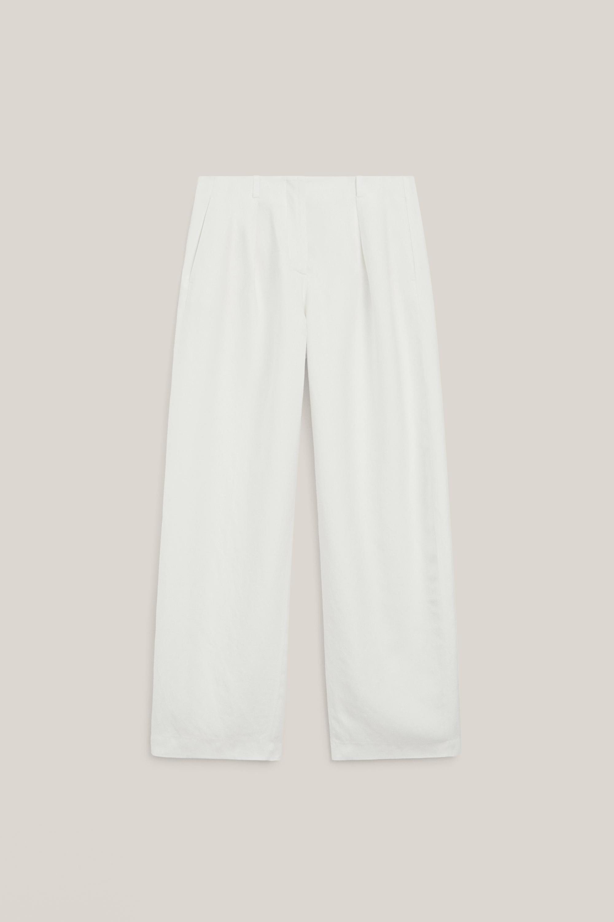 VIEW LOOK
Flowing linen blend pants with dart detail - LIMITED EDITION

 £149  Colour:  Off Whit... | Massimo Dutti UK