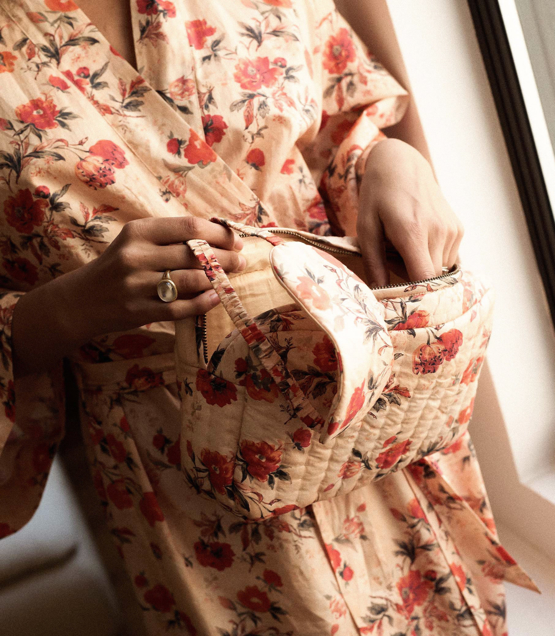 Grande Quince Pouch - Mother'S Day - Tulip Posy | D\u00d4EN | DOEN