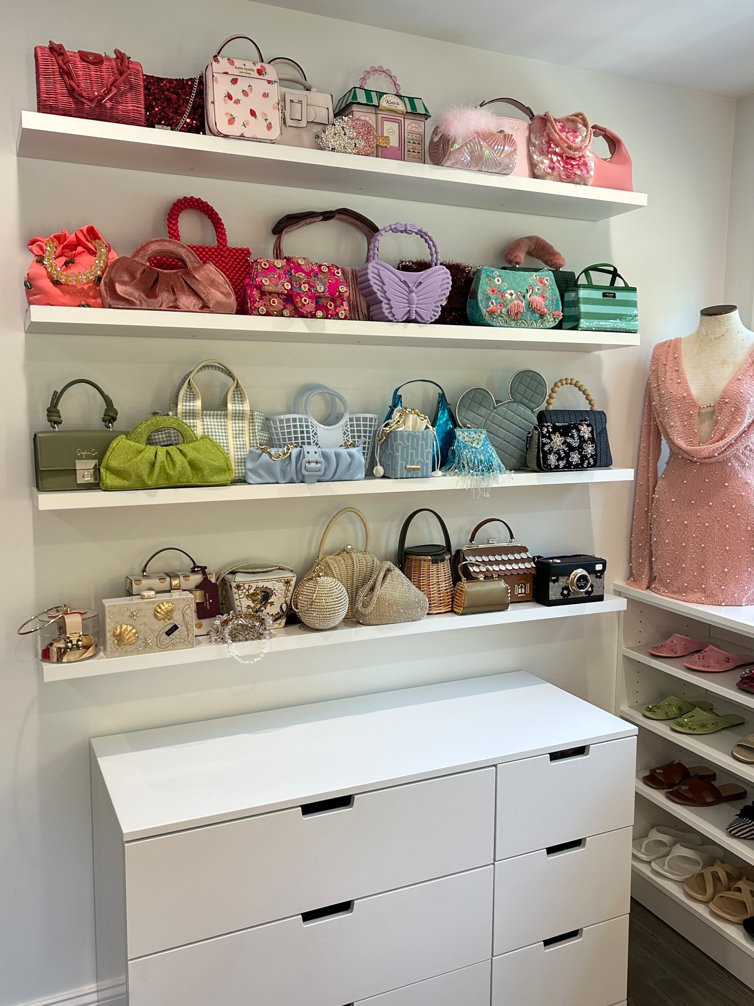 Purse Shelves 👜

#LTKStyleTip #LTKItBag #LTKBeauty