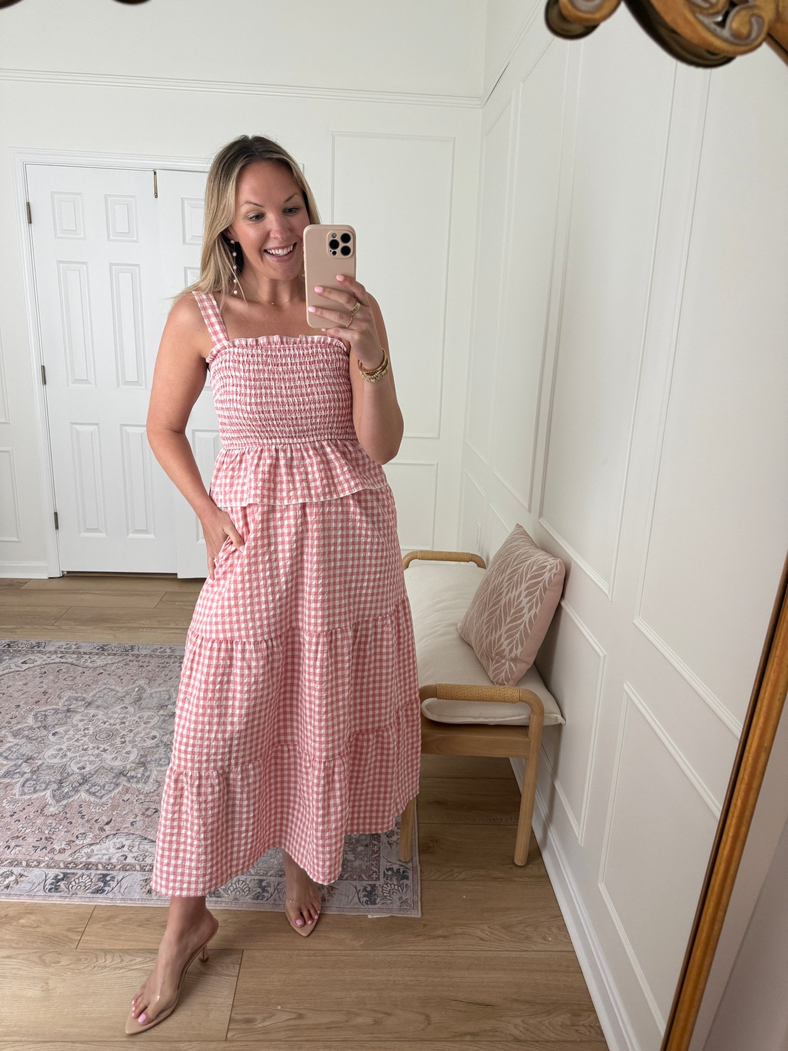 Looks like a dress but this is actually a 2 piece set! Love the red stripe for MDW or Labor Day!