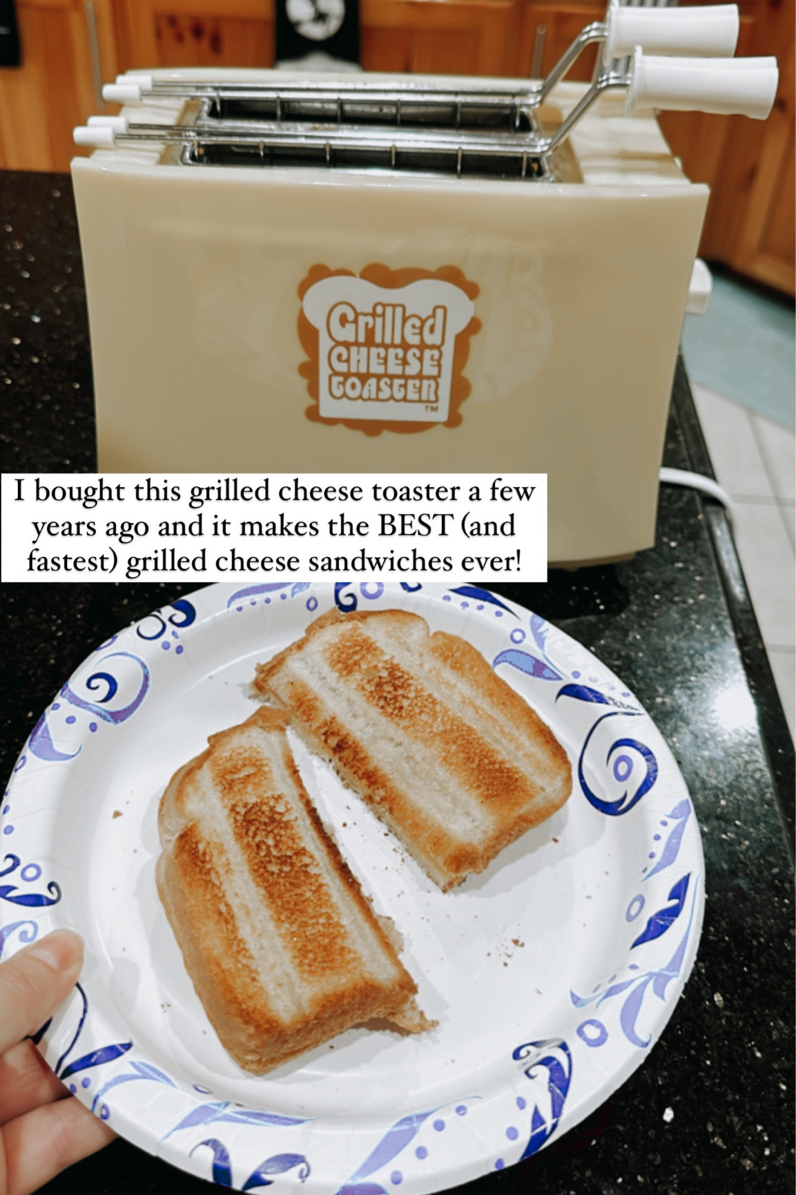 #grilledcheese #grilledcheesetoaster #toaster #comfortfood
