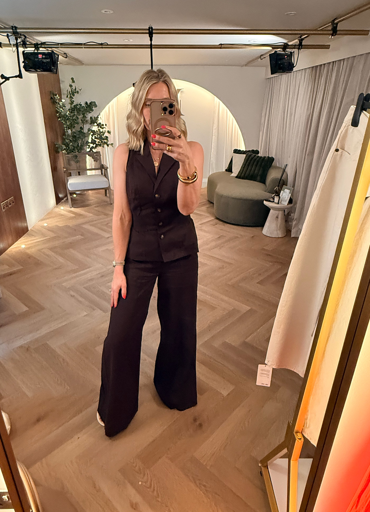 A Linen co-ord thats actually SMART...is super hard to find, but the cut, detail and drape of this co-ord has absolutely got it all!

#LTKuk #LTKspring #LTKstyletip