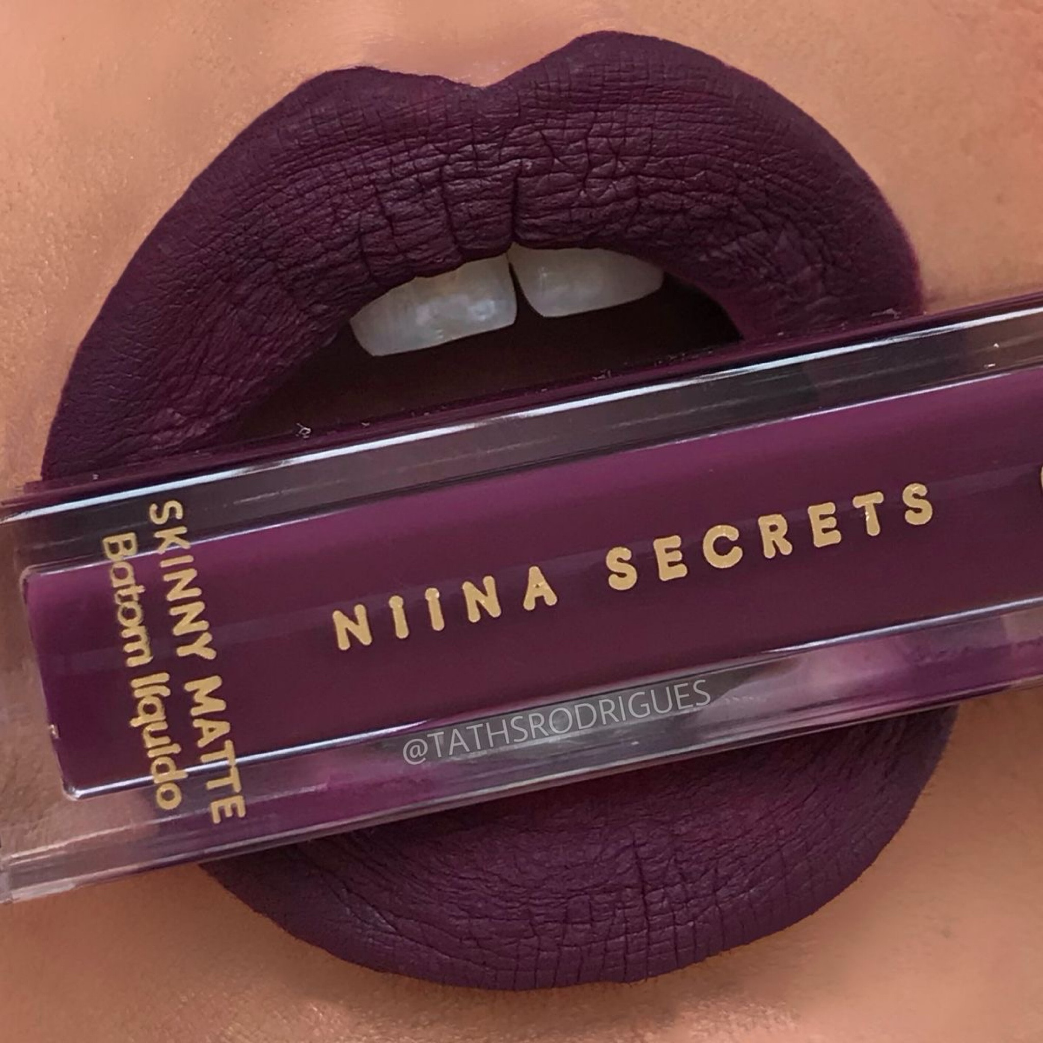 Batom Matte Vinho Jasmim Niina Secrets - Com efeito mate e textura aveludada como uma pétala, este batom líquido traz cor e conforto para os lábios.

#LTKbrasil #LTKbeauty