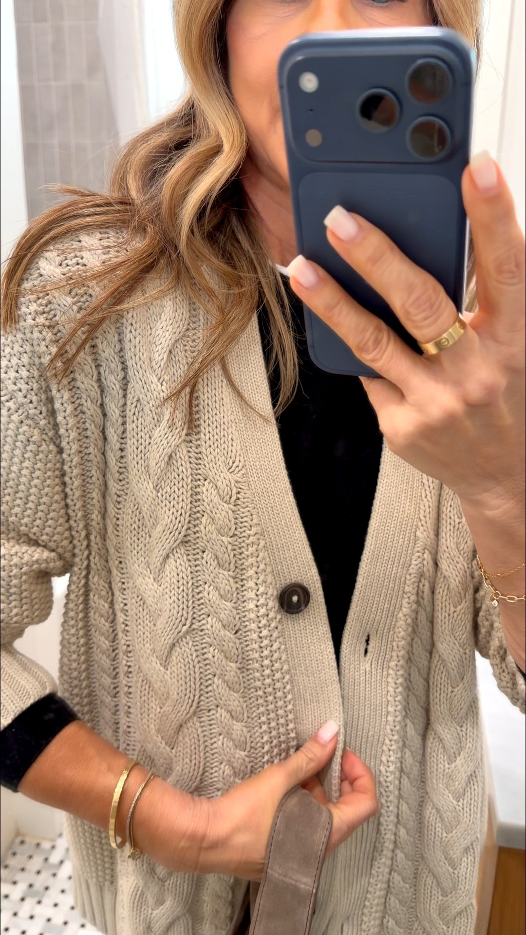 Quince new styles! I’m 5’6’’.
-Palazzo pants size up one size (I size up one size in all Quince jeans). They are 30 inch.
-Cable knit cardigan size S
-Cashmere sweater size XS
-Braided belt
-New suede hobo bag


#LTKgrwm #LTKdayinmylife #LTKootd