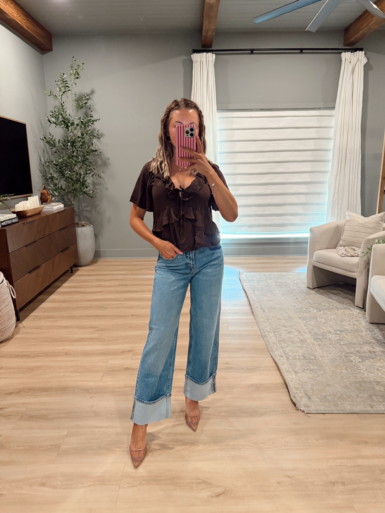 Old Navy fall fashion finds 
Pants are size 0 petite 
Top is XS petite 

#LTKSeasonal #LTKFindsUnder50 #LTKStyleTip