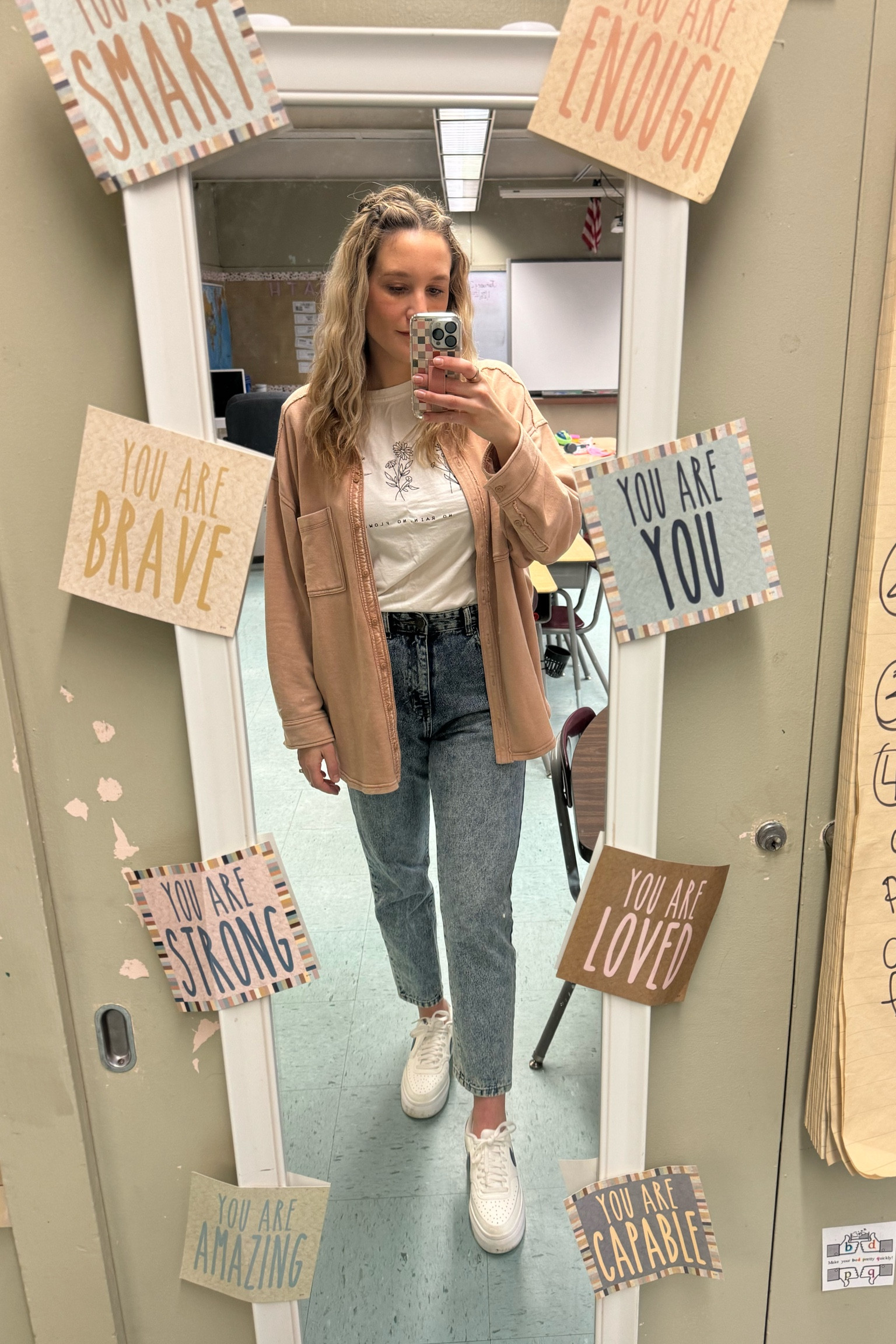 Friday casual work day

Nike sneakers
Nasty gal jeans
SHEIN graphic shirt 
Aerie button up

#LTKfindsunder50 #LTKworkwear #LTKmidsize