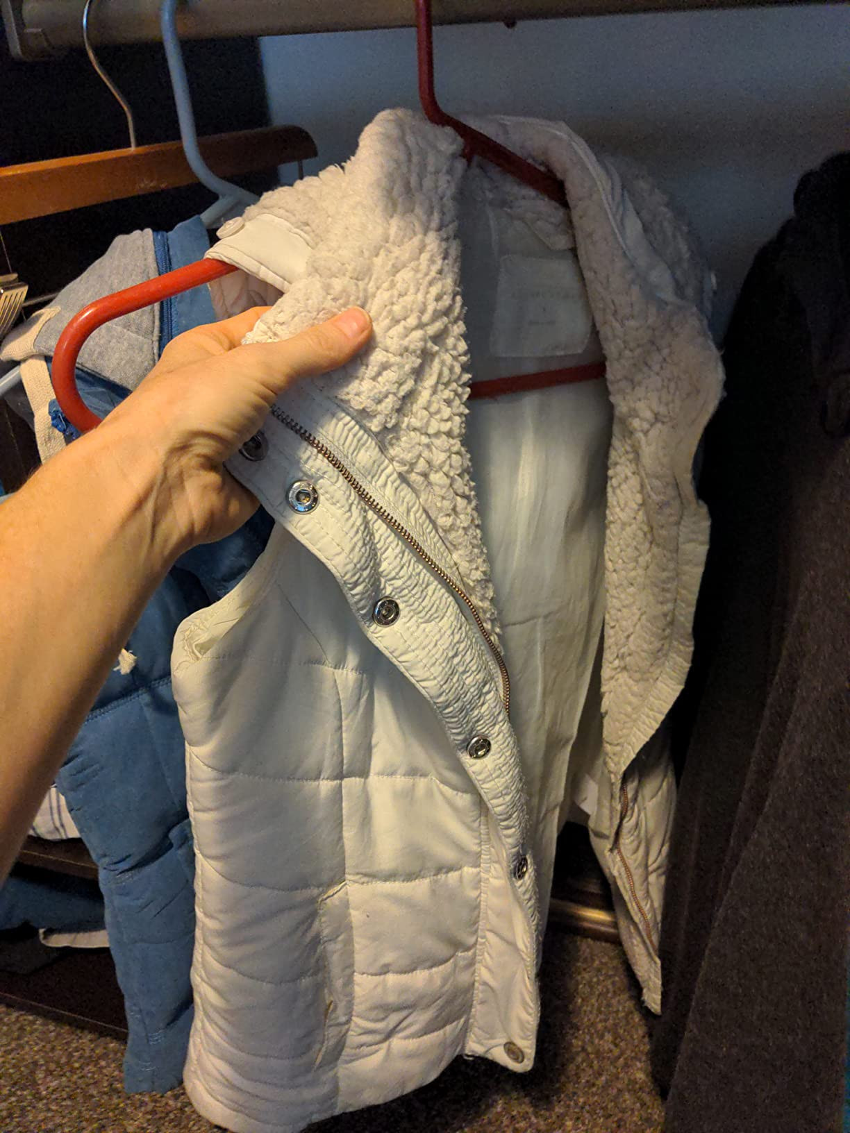 Yeokou Women's Slim Sleeveless Quilted Removable Hooded Winter Puffer Vest Coat | Amazon (US)