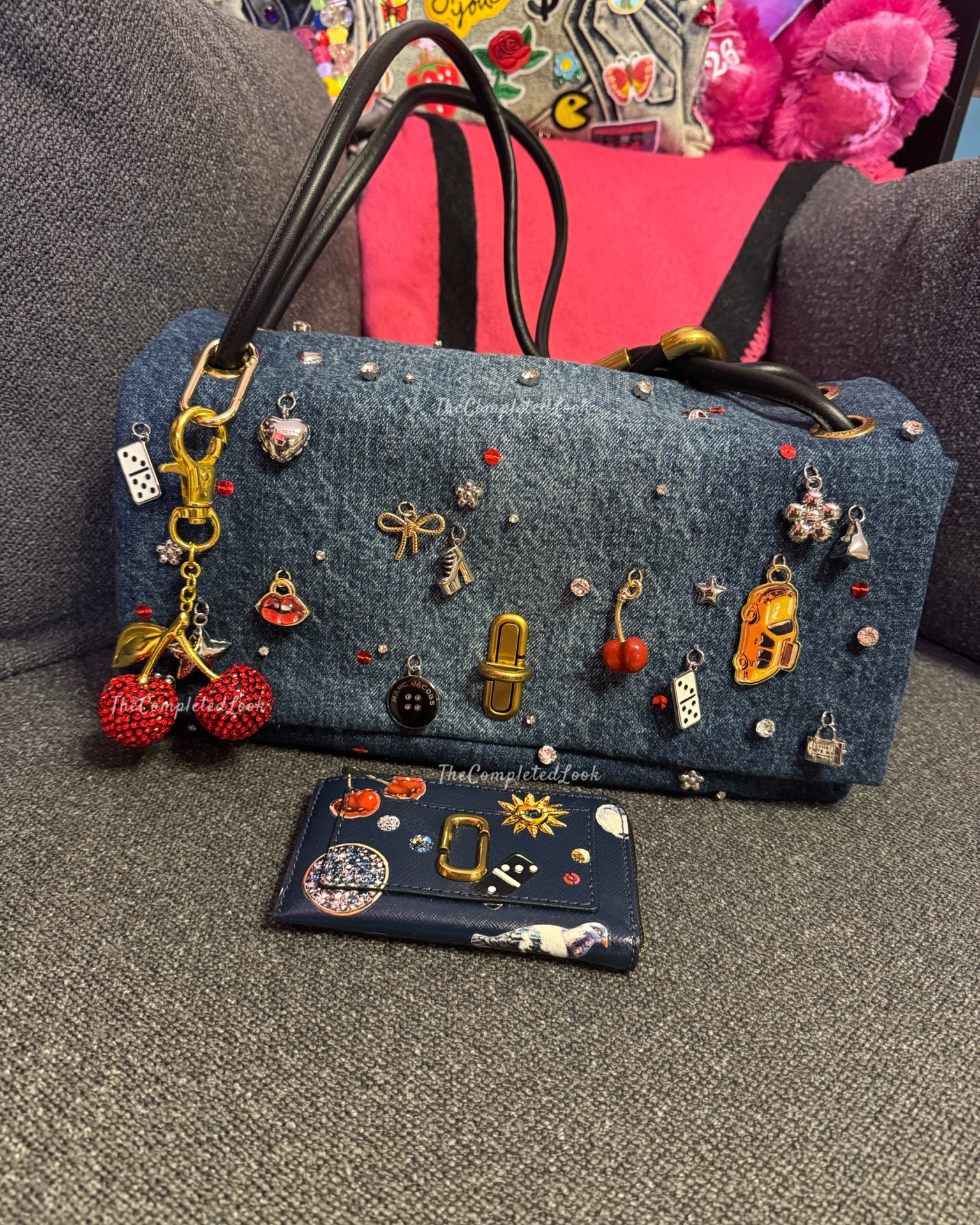 Marc Jacobs dual bag trinket collection is on sale! #marcjacobs #dualbag #denimbag