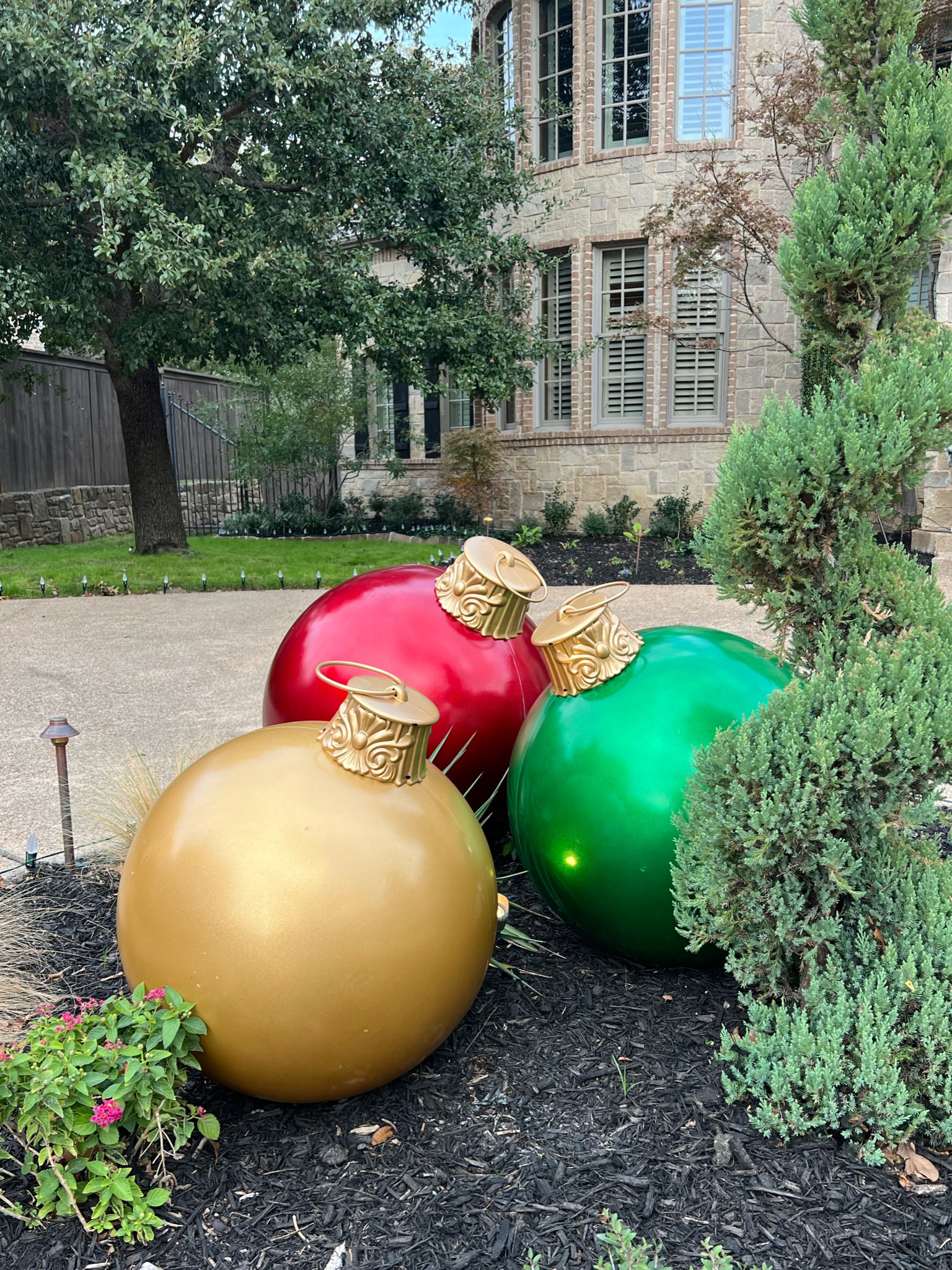 
Let’s put together this 8.5-ft reindeer from @homedepot! #TheHomeDepotPartner This thing is massive, and such a statement price for your outdoor holiday! The bells even light up! 
#TheHomeDepot
#HolidayYourWay
@shop.ltk
#liketkit


#LTKSeasonal #LTKHoliday