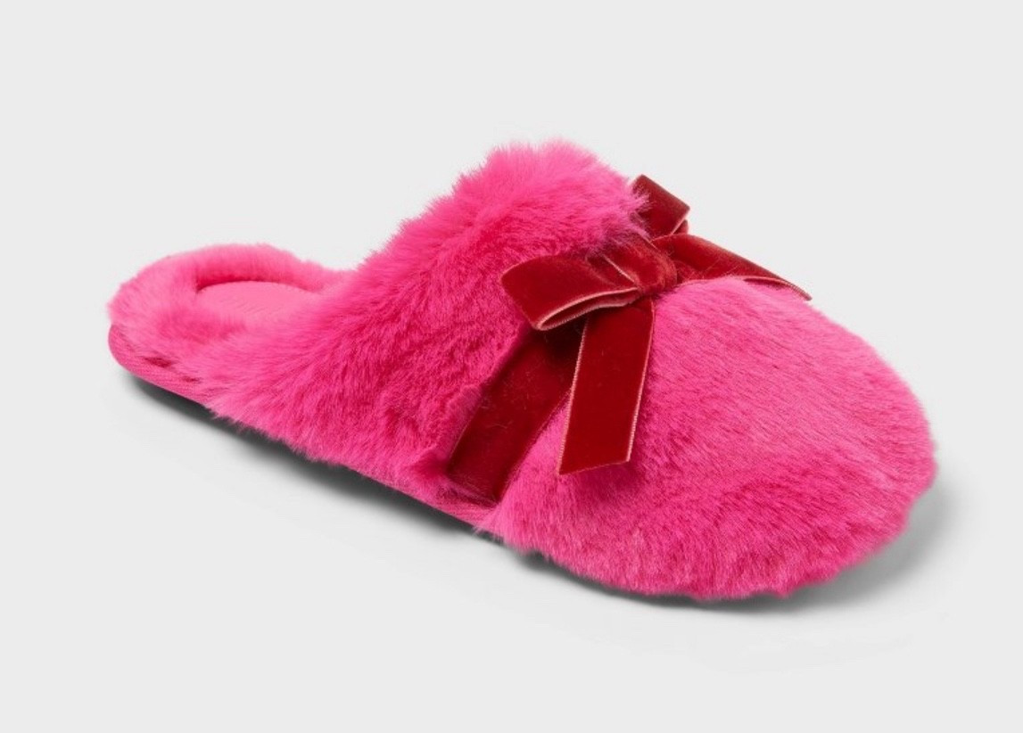 These are the cutest. I fear I’ll be needing to place an order. 😩


Loungewear, Slippers, Home finds


#LTKHoliday #LTKHome #LTKGiftGuide