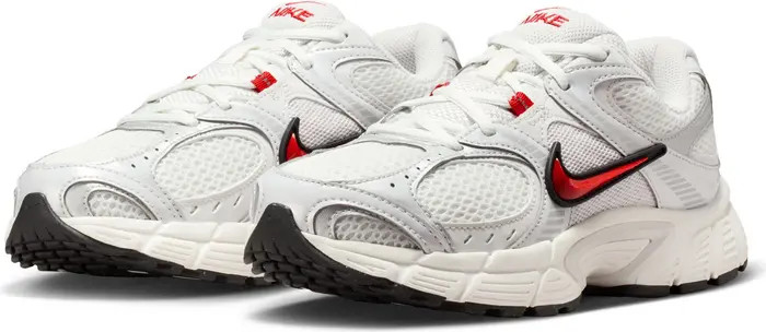 Nike V5 RNR Sneaker (Women) | Nordstromrack | Nordstrom Rack