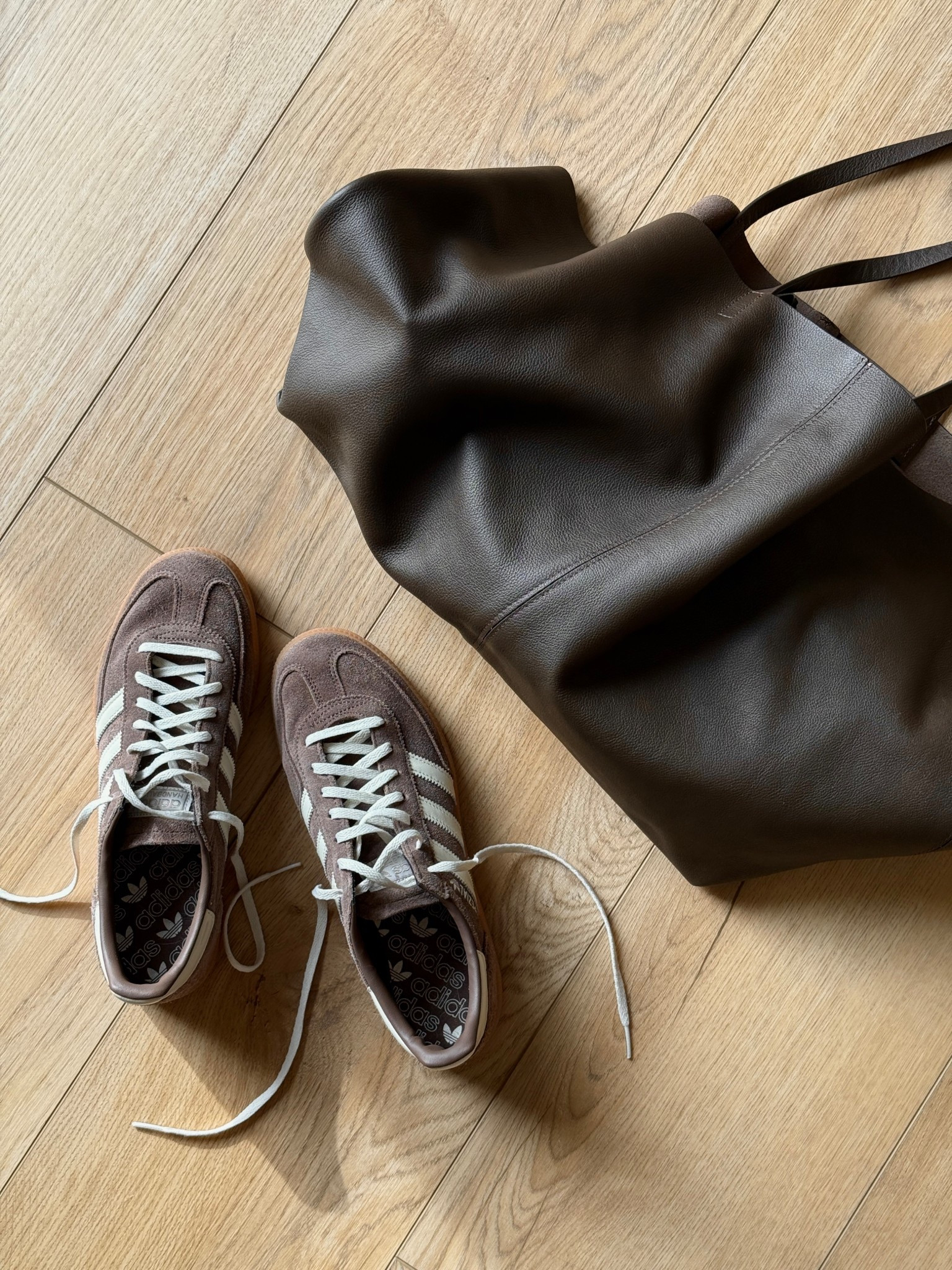 Brown on brown
My most worn trainers and a leather tote bag which I’m loving at the moment  🙌🏼

#LTKshoes #LTKautumn #LTKbag