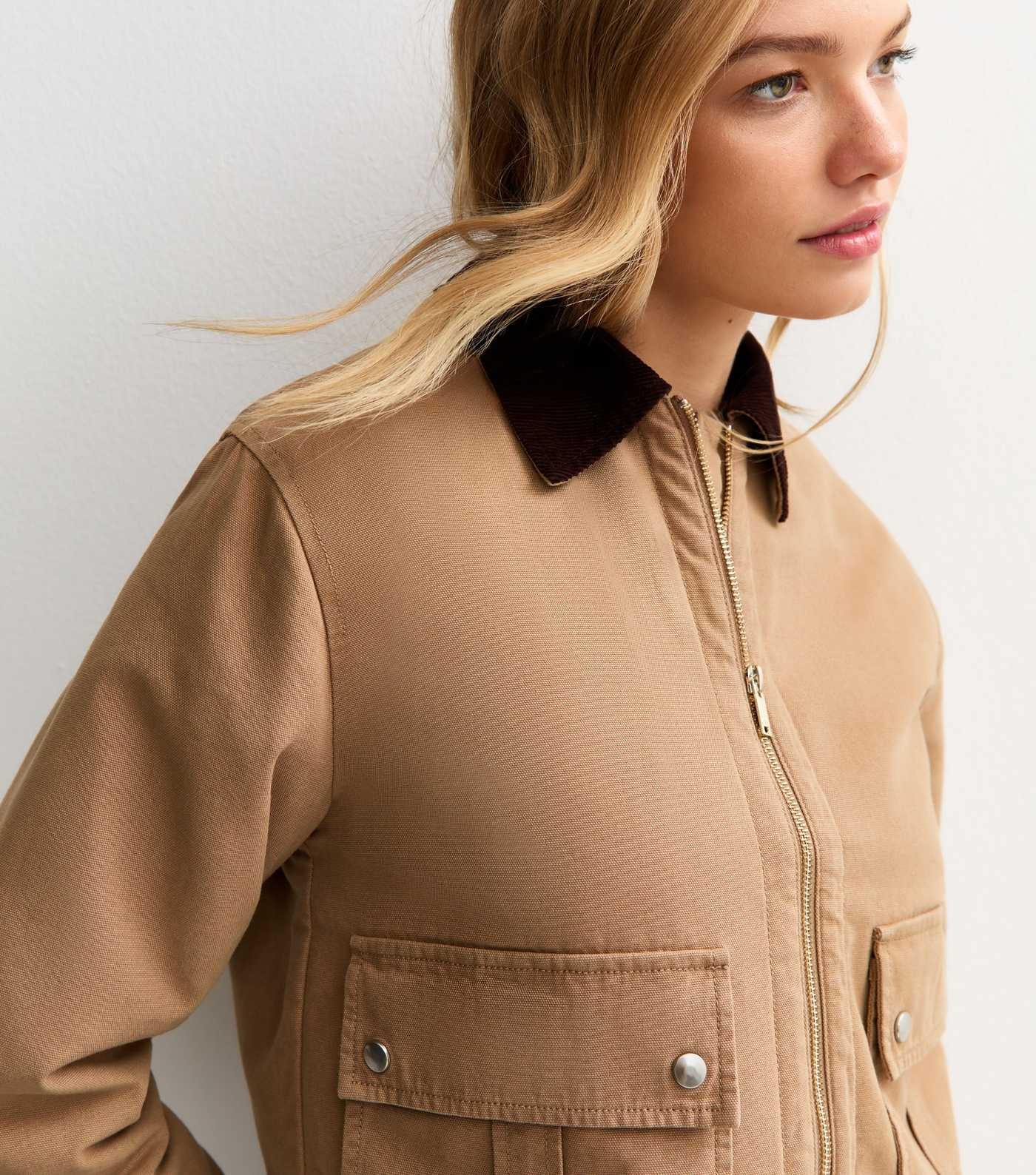 Tan Contrast Collar Cropped Barn Jacket | New Look | New Look (UK)