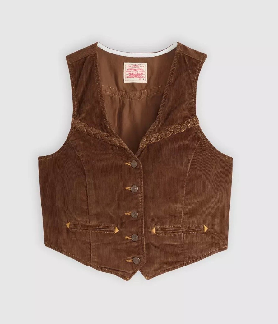 My latest obsession - vests. I tried this on in a boutique recently and it was so cute! Cropped and fitted just right, it’s a fun little flare to the outfit with the braided detailing. I’m also tagging some of my other recent faves at Levi’s 😎

#vest #levis 

#LTKTravel #LTKOver40 #LTKStyleTip