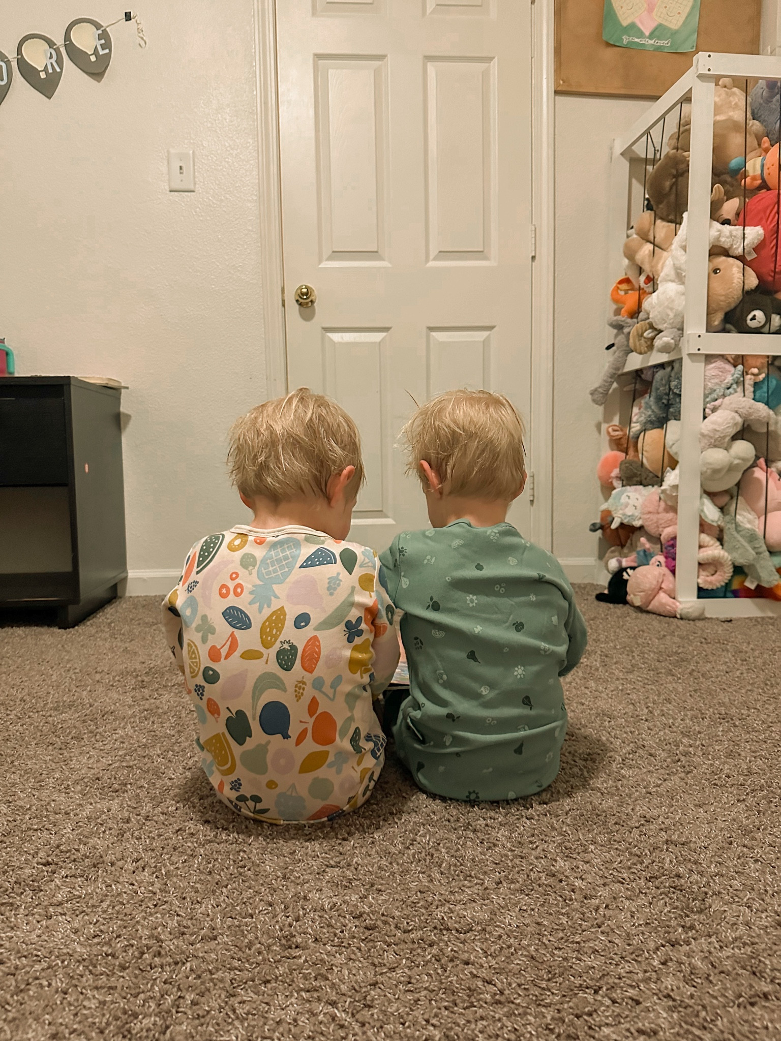 #ad it’s starting to get colder in Colorado so we are getting all cozy and warm in @ergopouch_usa new Tutti Frutti collection. The boys love getting to hang out and read to their baby brother in their new #ergopouch pajamas. T especially loves that his and Baby O’s match 

The boys are wearing 1.0 tog 2y long sleeve pajamas in Sweet Orchard and Fruit Salad and Baby O is wearing a 1.0 tog 0-3m long sleeve romper in Sweet Orchard

#LTKKids #LTKFamily #LTKBaby