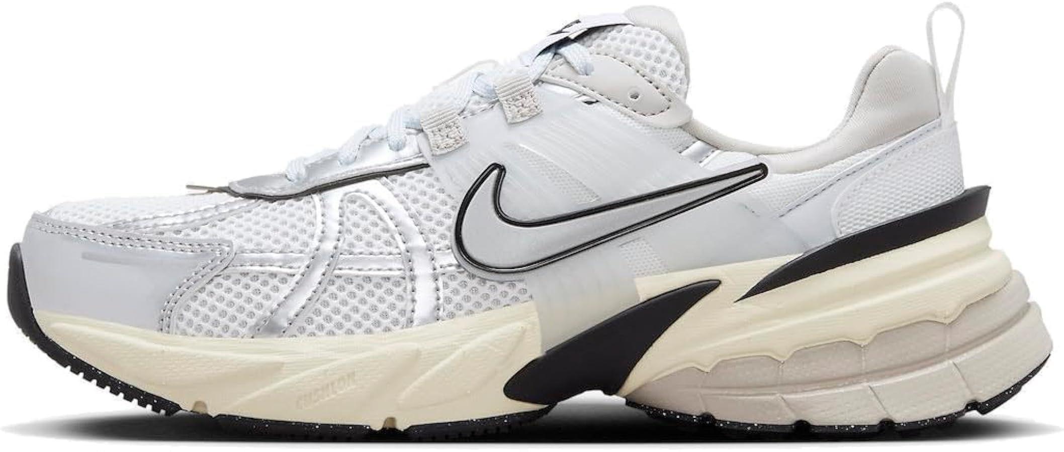 Nike Women's Sneaker | Amazon (US)