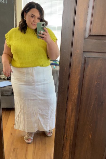 Speaking on a panel today so I’m balancing the 80 degrees outside with max AC inside. 

Ended up purchasing this linen skirt in a 2nd color, because it’s so comfortable and lightweight, ideal for summer days. 



#LTKMidsize #LTKStyleTip #LTKPlusSize