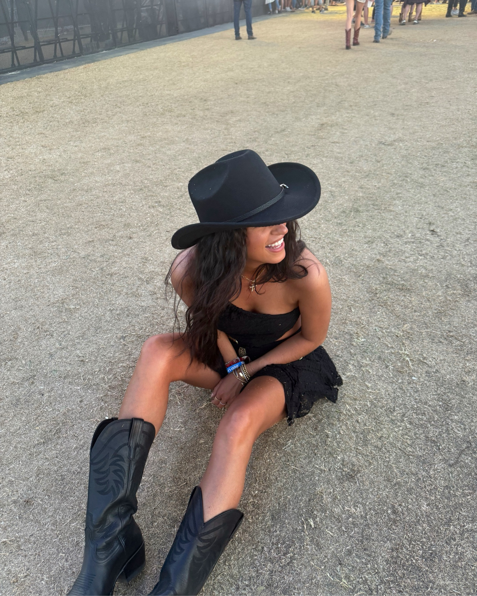 Stagecoach Day 3 Fit ✨🖤🤠🌵

#LTKU #LTKFestival #LTKSeasonal