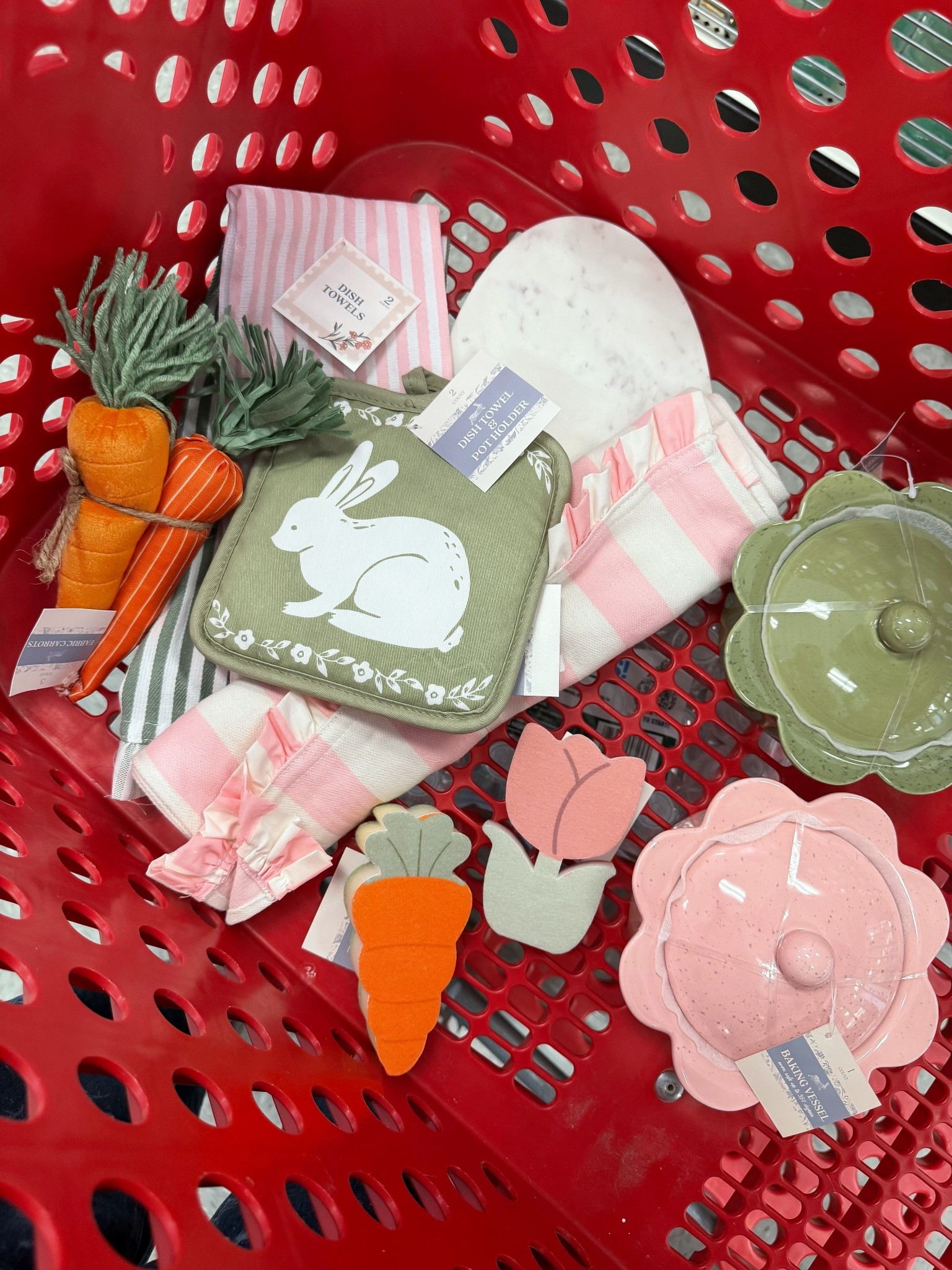 The dollar spot is screaming spring🐇🥕


#LTKHome #LTKSeasonal