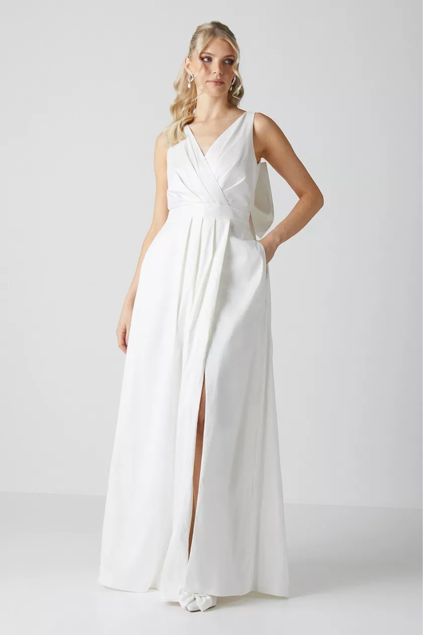 #bride #bridetobe #2024bride #bridaldress #receptiondress 

#LTKsummer #LTKwedding #LTKuk