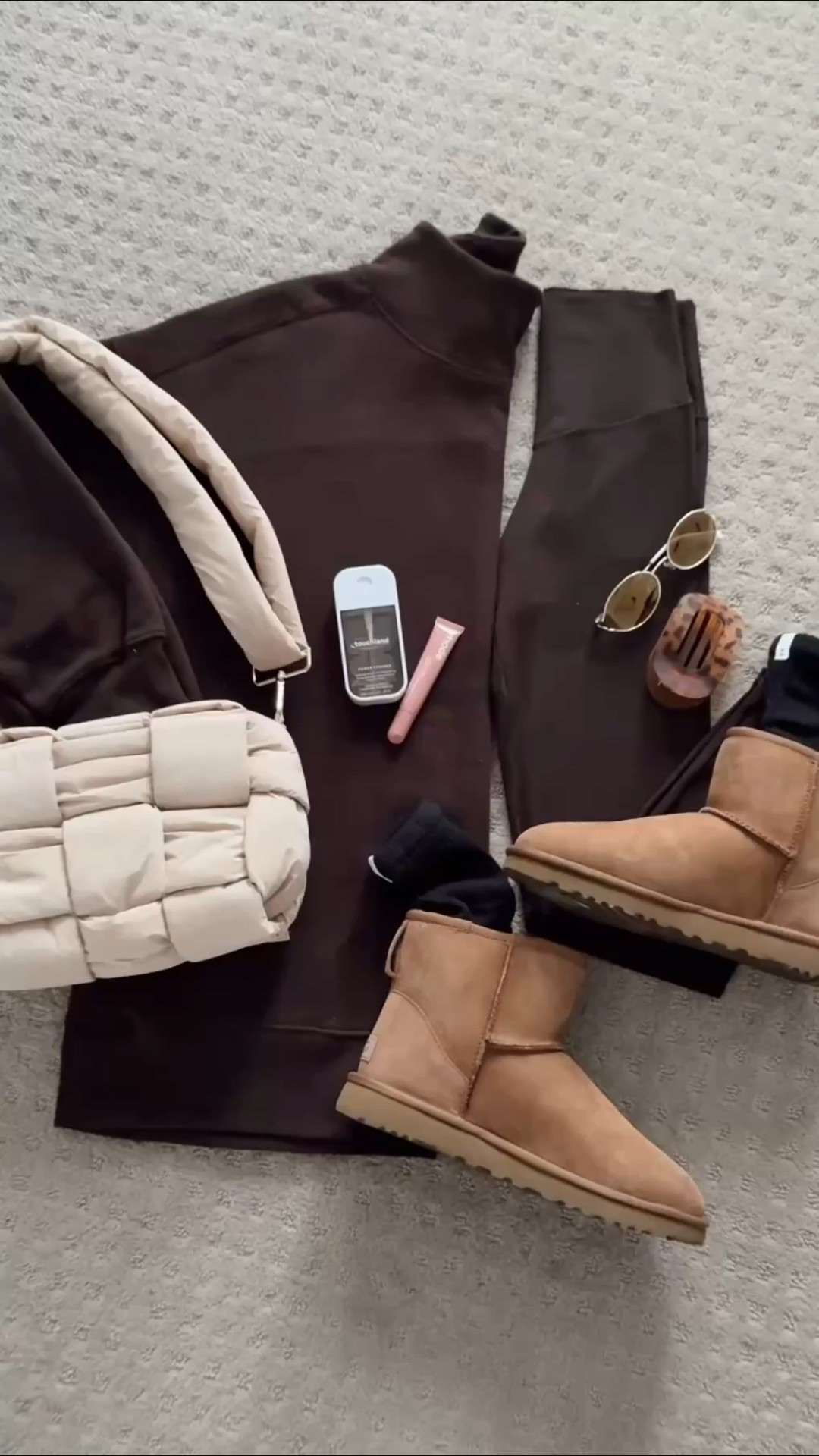 Comfy cozy outfit Inspo 🤎

#LTKdayinmylife #LTKTravel #LTKmorningroutine