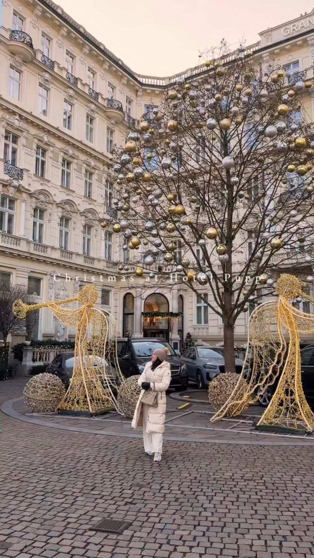 Christmas magic, the Hotel Pupp way ✨🎄
Old-world charm, twinkling lights, and pure holiday glow.

#HotelPupp #ChristmasVibes #FestiveEscape #LuxuryTravel #travel #luxurylifestyle @grandhotelpupp