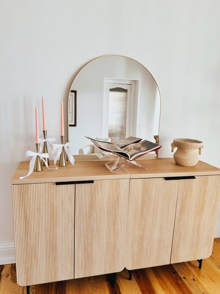 Love this fluted console table all dressed up for spring. These are actually 2 pushed together 

#LTKhome