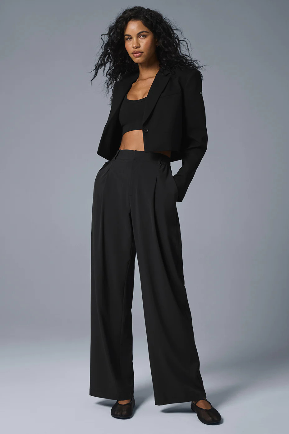Alo YogaÂ® | Cropped First-Class Blazer Jacket in Black, Size: Medium | Alo Yoga (US)