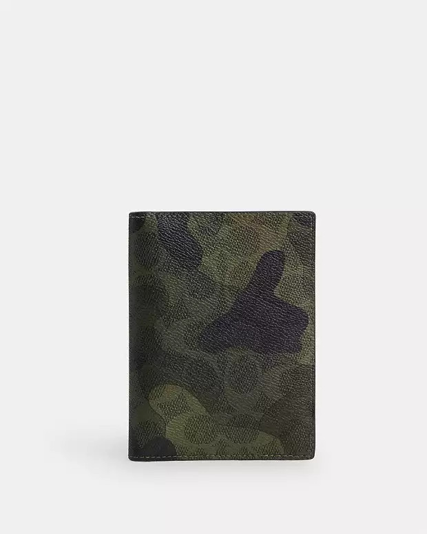 Passport Card Case In Signature Camo Print | Coach Outlet US
