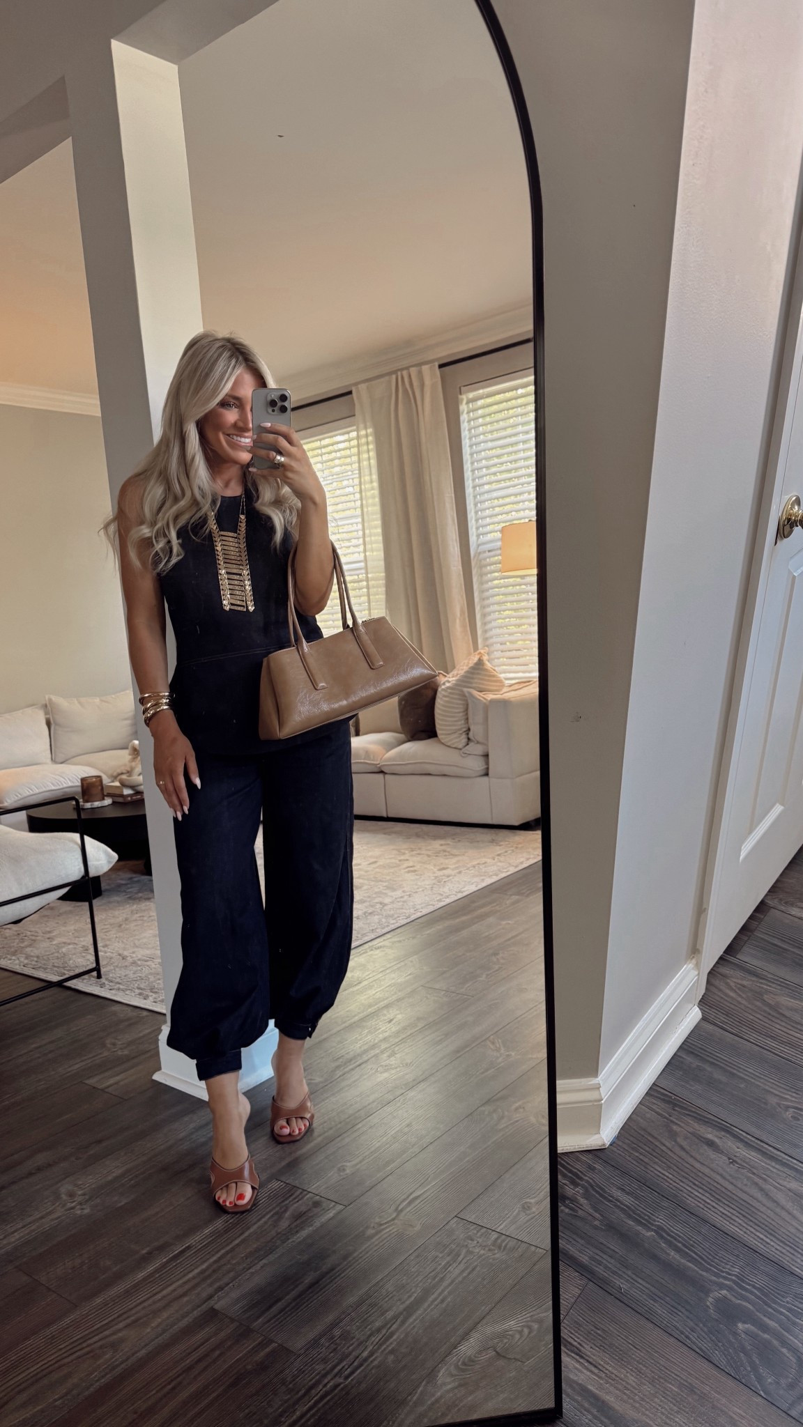 Top seller this week- brown bag I carry NONSTOP! Such a chic bag for fall! 

#LTKSeasonal #LTKStyleTip #LTKFindsUnder100