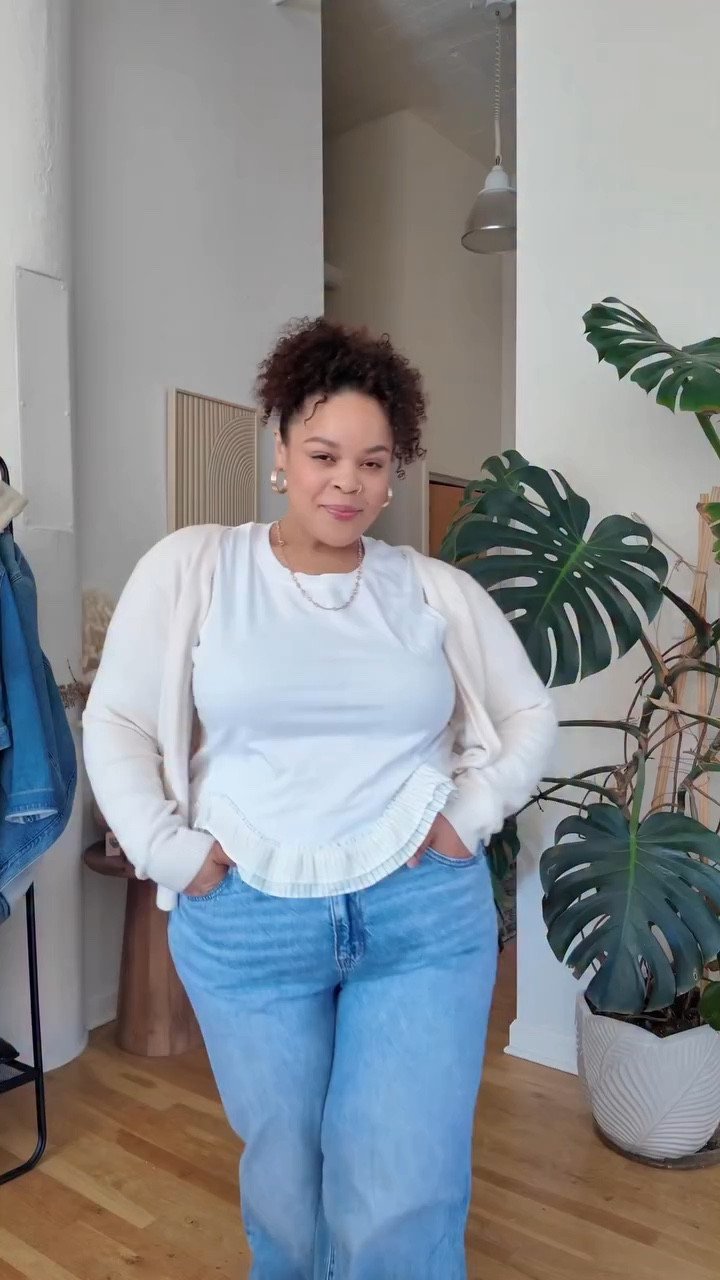 Outfit of the day for work, a chill and casual look with an elevated top and the best jeans! Find them on my LTK #ootd #outfitinspo #plussize #outfitinspiration #torrid @anthropologie @torrid @oldnavy