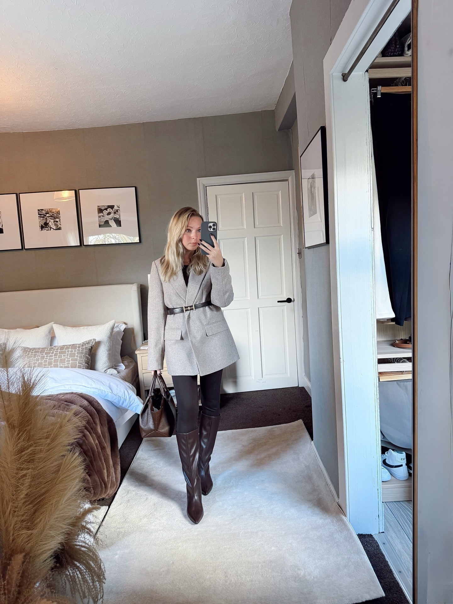 “Adulting starter pack: blazer, boots, and pretending to know what I’m doing.”

Blazer @zara 
Leggings @zara 
Boots @prettylittlething 
Bag @demellierlondon 
Belt @hm 

#autumnlooks #autumnvibes🍁 #falloutfit #woolblazer #zara #brownboots #kneeboots #leatherkneeboots #blondebombshell #FashionVibes #DailyStyle #StyleInspo #LookOfTheDay #StyledToPerfection #LayeredLook  #BootSeason #BlazerWeather #ColdWeatherStyle #ʜᴍxᴍᴇ #prettylittlething #demellierlondon #MinimalStyle #ChicOutfit #NeutralStyle #EffortlessChic #ClassicStyle #ModernElegance #TimelessFashion #StyleGoals