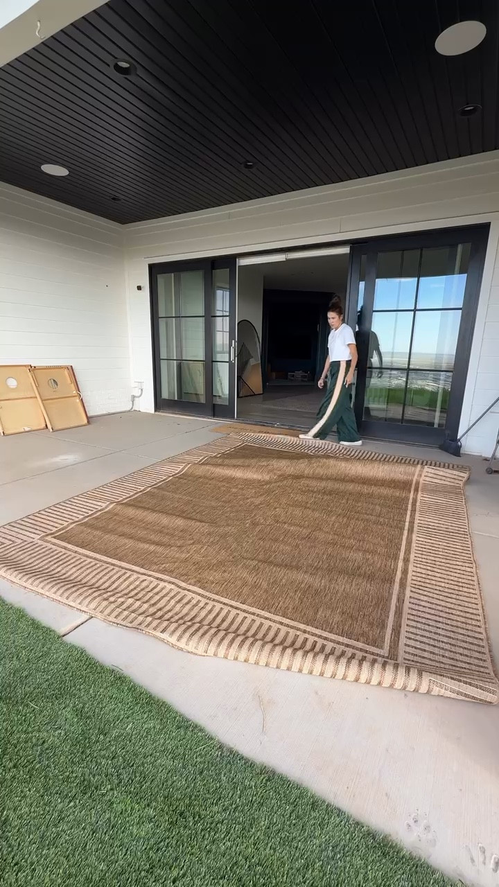 #ad new outdoor rug from Wayfair 🤍

#WayfairPartner @Wayfair #wishyouwerehere #outdoor #wayfair

#LTKSeasonal #LTKHome