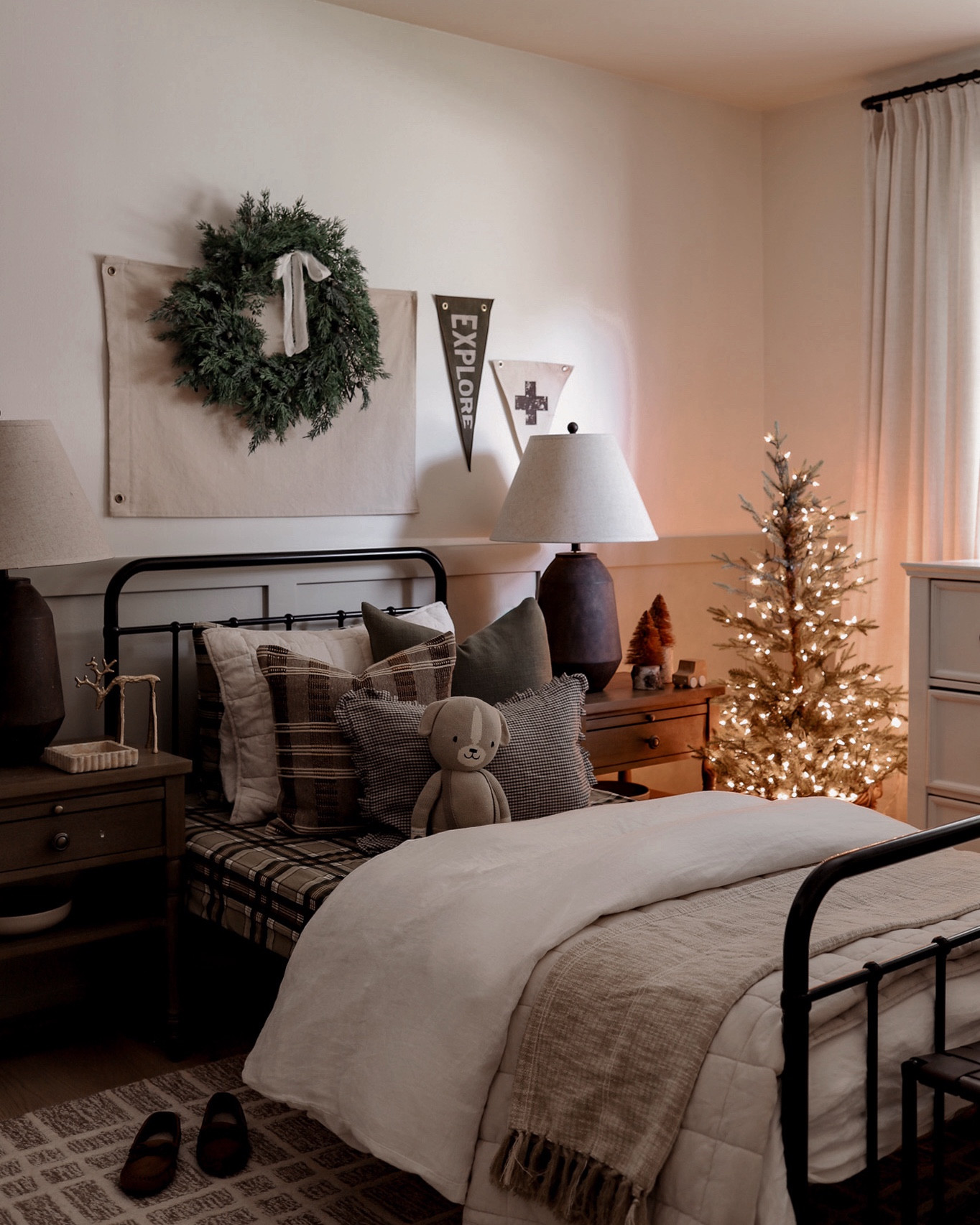Shop Weston’s Christmas bedroom - lots of timeless decor that works for a kids bedroom or throughout  your home! 

#LTKHome #LTKHoliday
