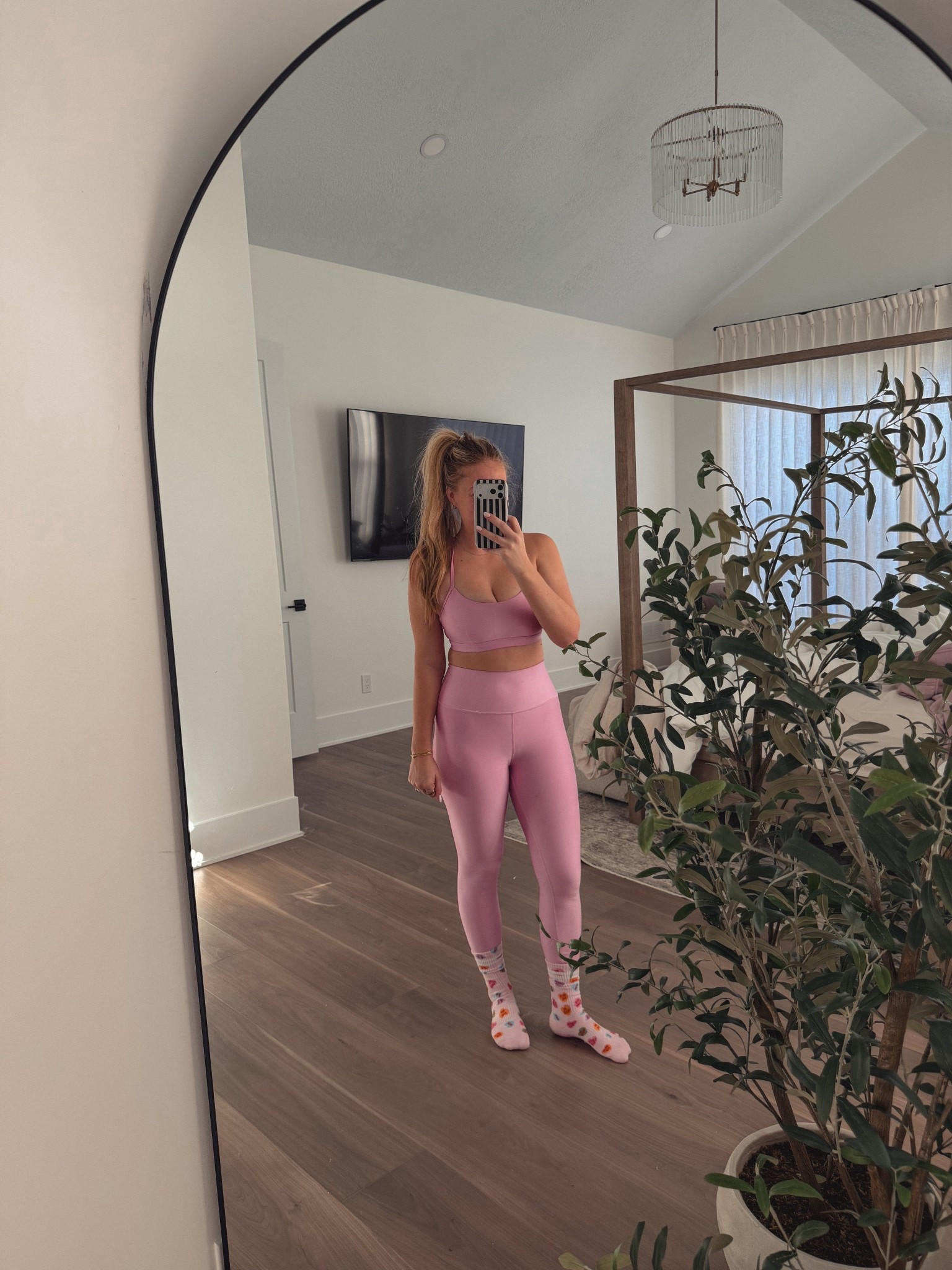 best hubby ever surprising me with this cute set for Pilates ✨🎀

#LTKgrwm #LTKValentine #LTKootd