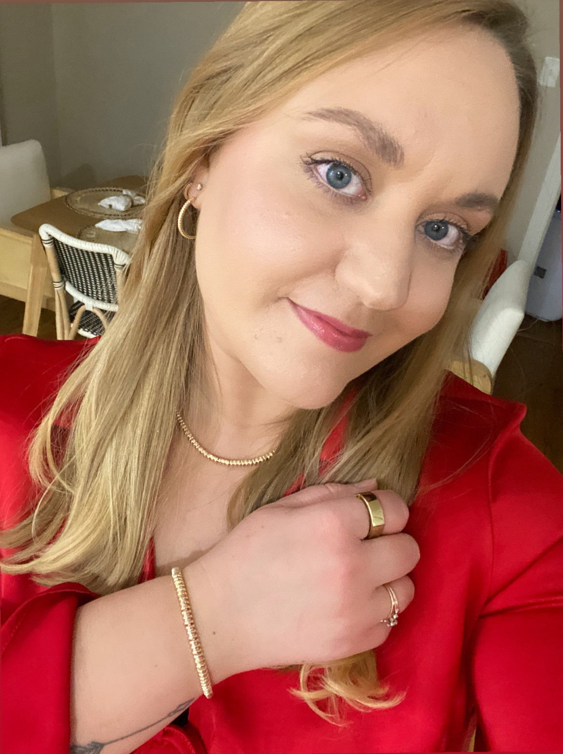 Gold jewelry, bronx necklace, bronx bracelet, electric picks, gold hoops, hoop earrings, Oura ring, 
Cadillac hoops

#LTKFindsUnder100 #LTKSaleAlert #LTKWorkwear